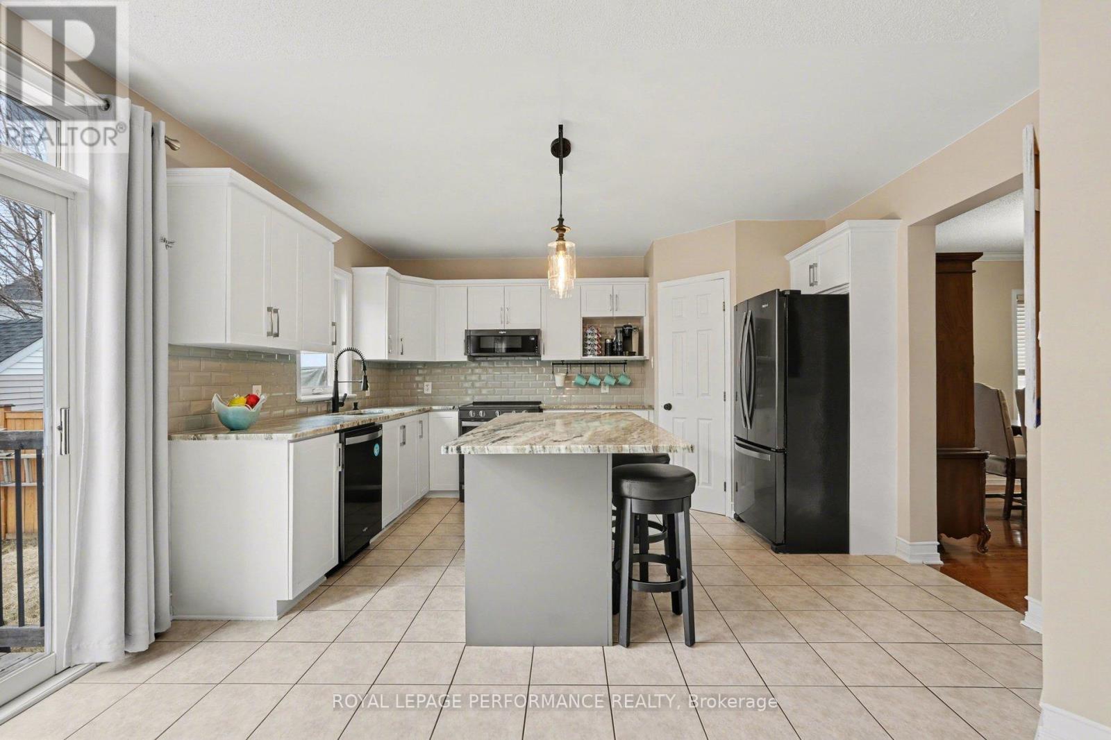 992 Ballantyne Drive, Ottawa, Ontario  K4A 4H4 - Photo 5 - X12963384