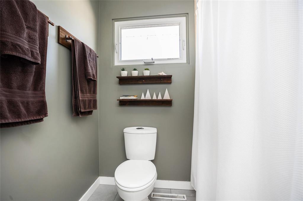 244 Knowles Avenue, Winnipeg, Manitoba  R2G 1C7 - Photo 16 - 202606041