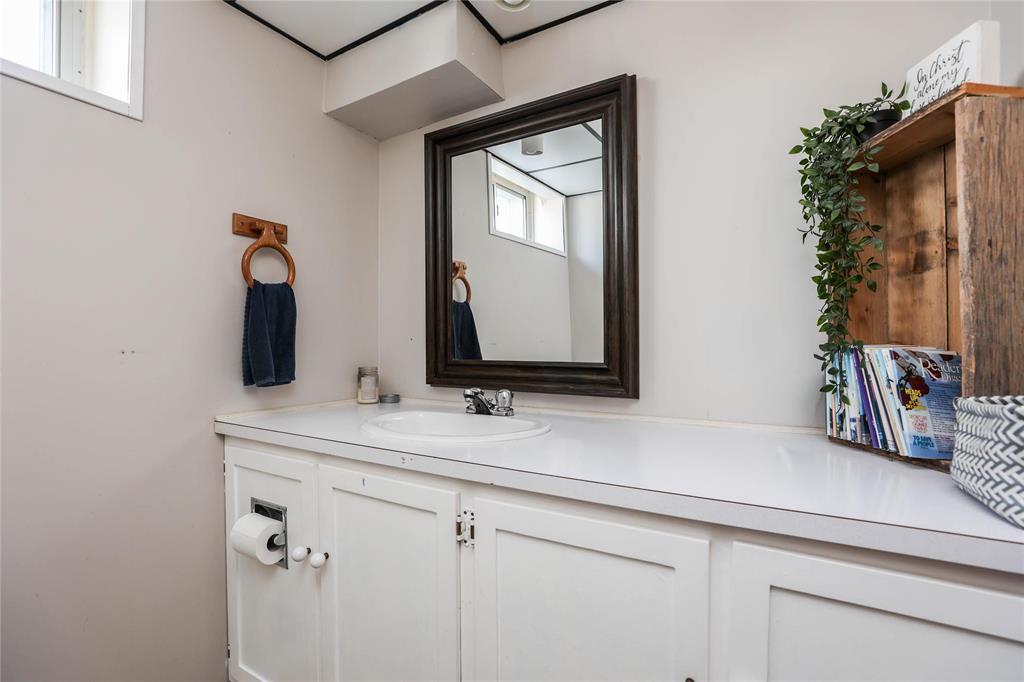 244 Knowles Avenue, Winnipeg, Manitoba  R2G 1C7 - Photo 24 - 202606041