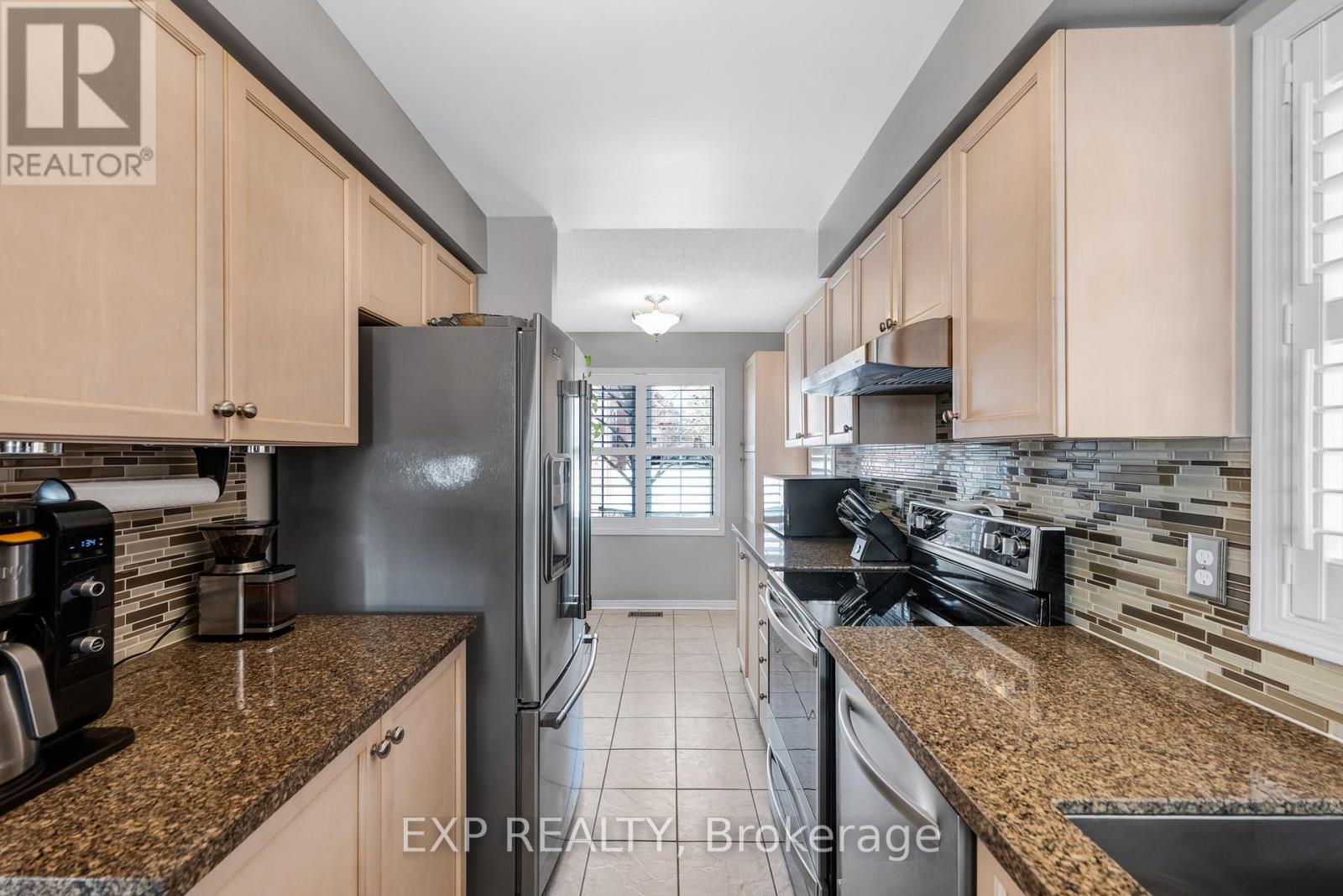 45 Sandlewood Court, Aurora, Ontario  L4G 7N2 - Photo 12 - N12963154