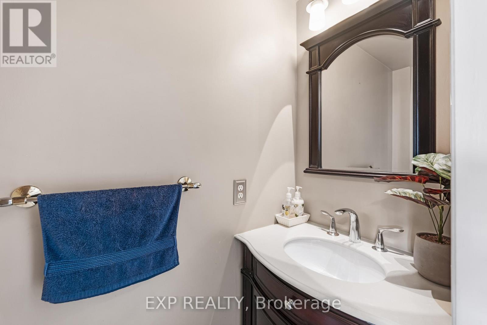 45 Sandlewood Court, Aurora, Ontario  L4G 7N2 - Photo 18 - N12963154