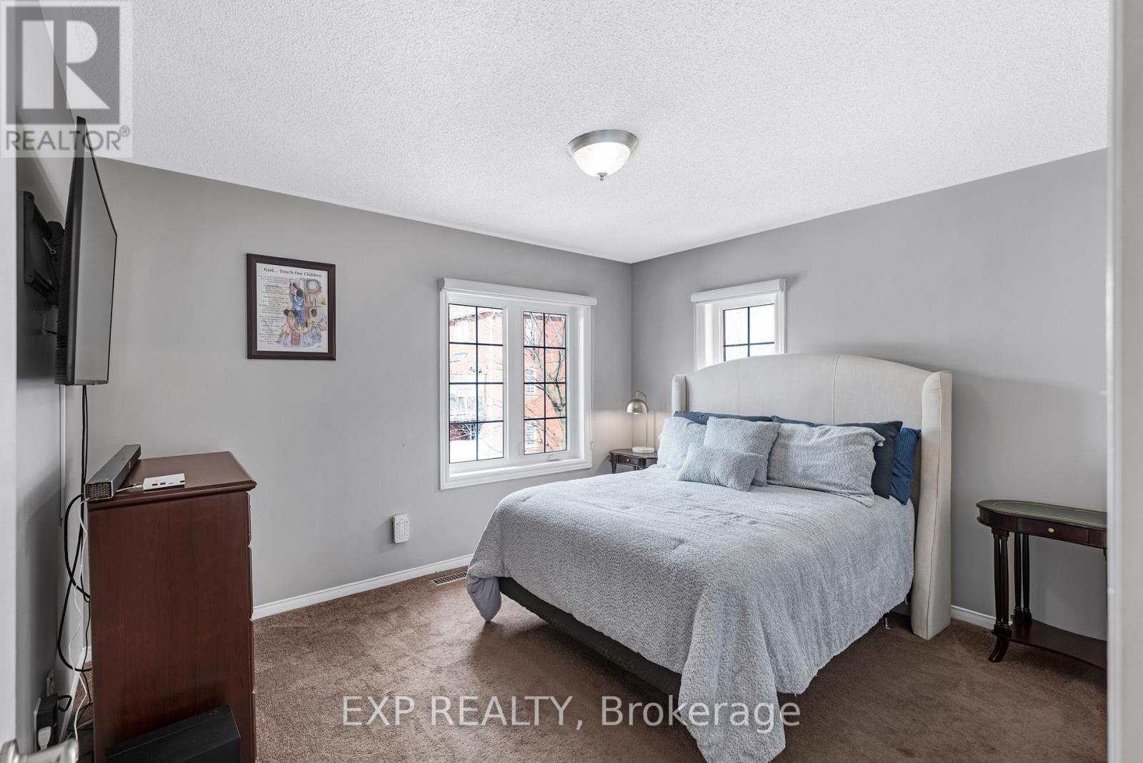 45 Sandlewood Court, Aurora, Ontario  L4G 7N2 - Photo 26 - N12963154