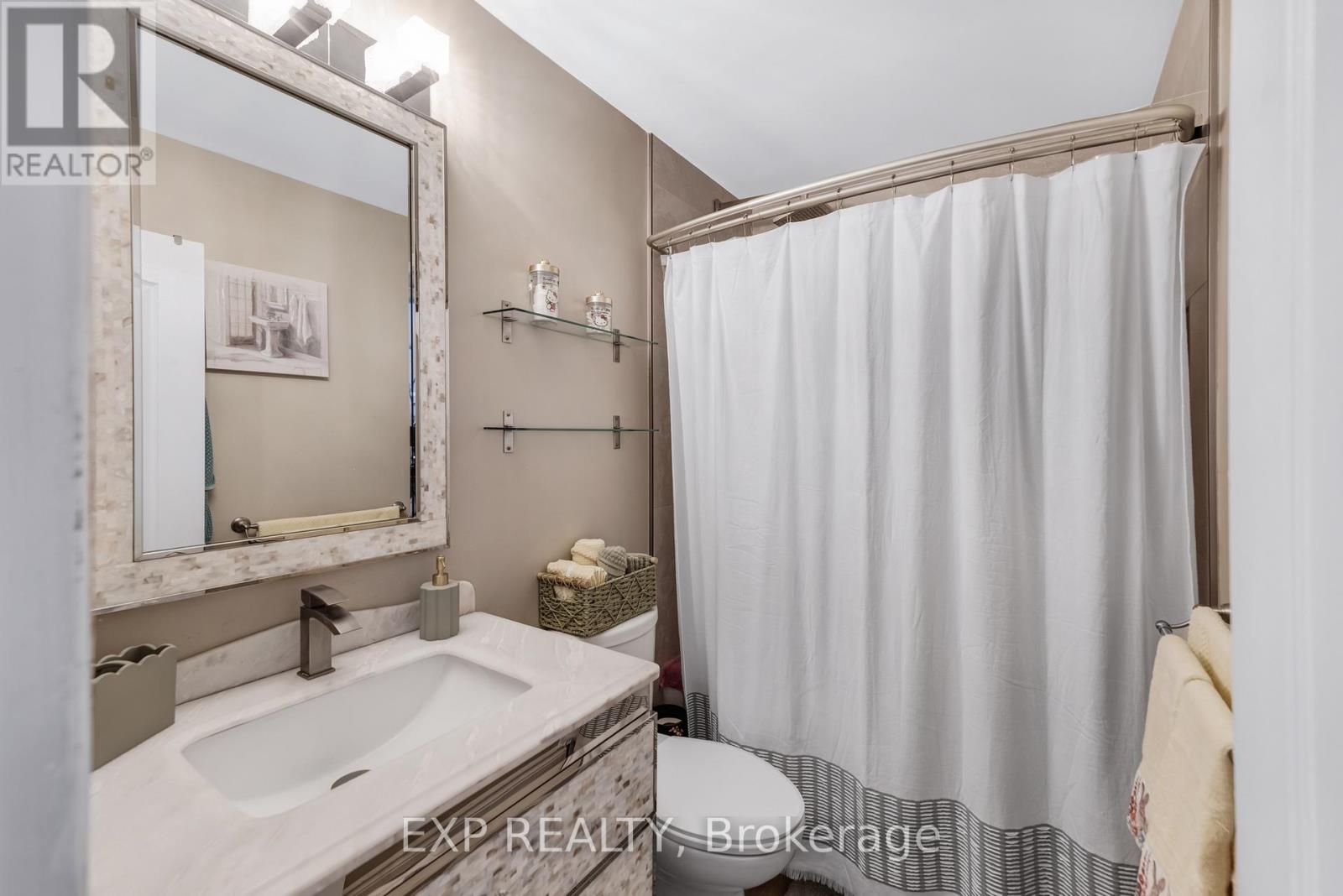 45 Sandlewood Court, Aurora, Ontario  L4G 7N2 - Photo 28 - N12963154