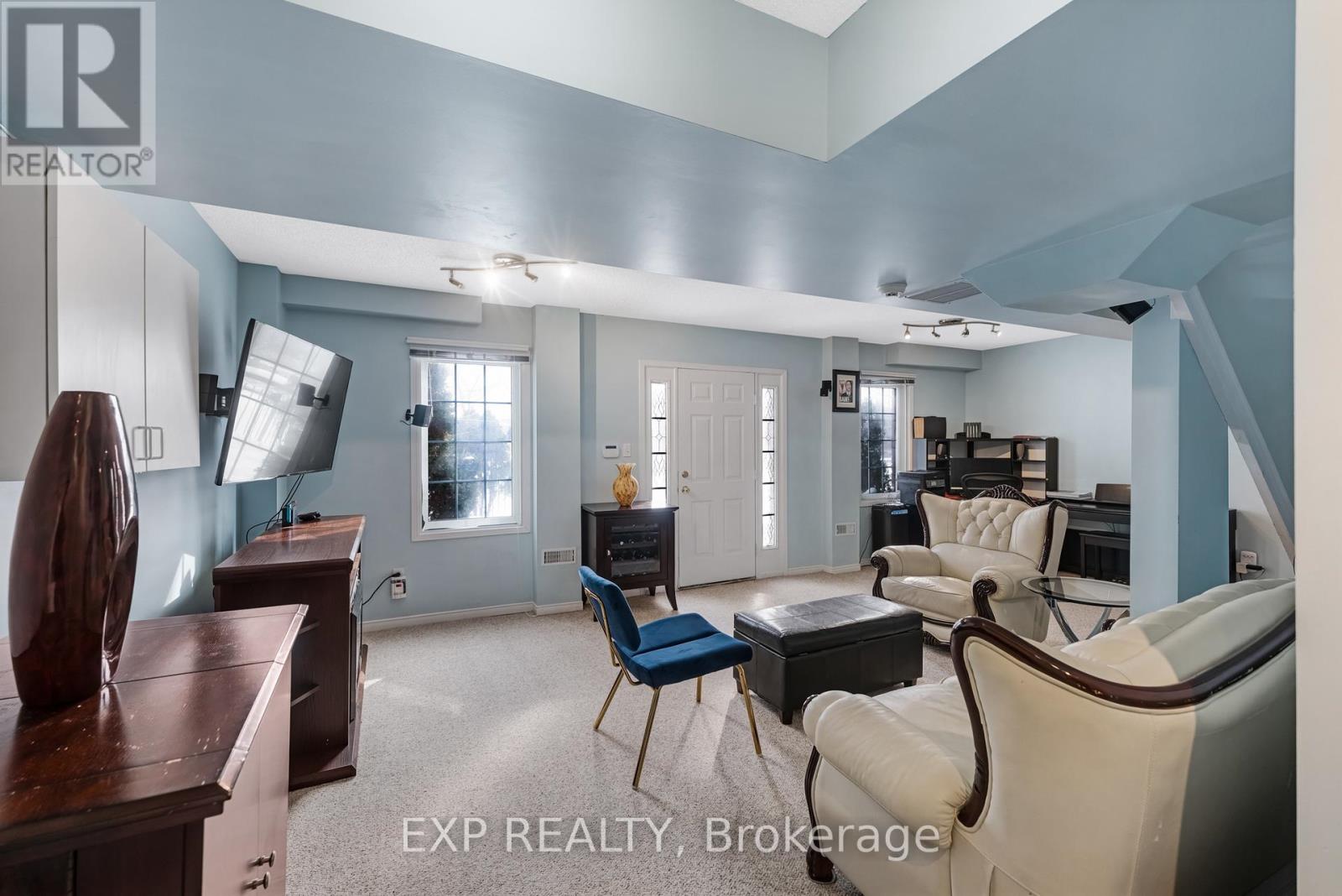 45 Sandlewood Court, Aurora, Ontario  L4G 7N2 - Photo 34 - N12963154