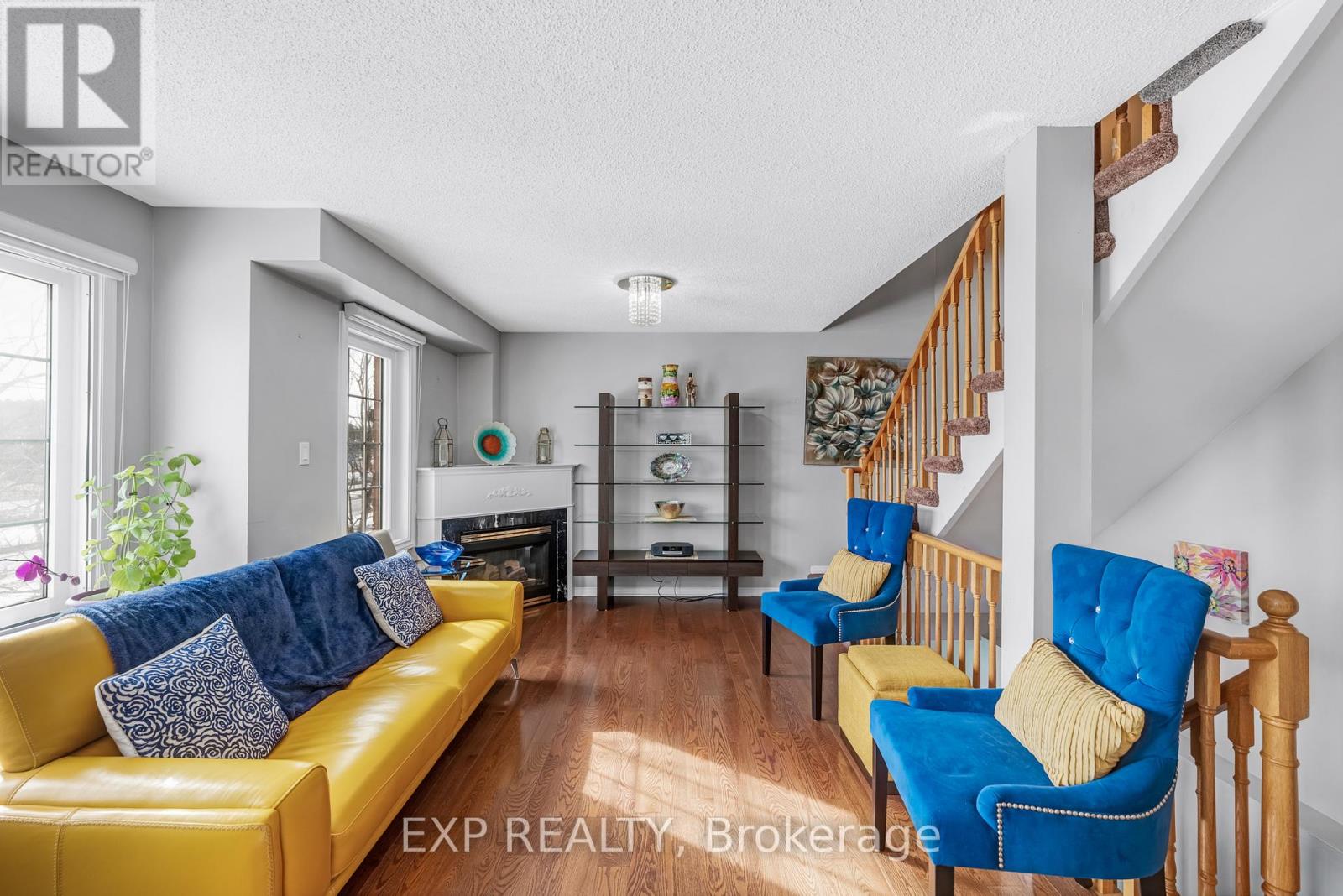 45 Sandlewood Court, Aurora, Ontario  L4G 7N2 - Photo 5 - N12963154