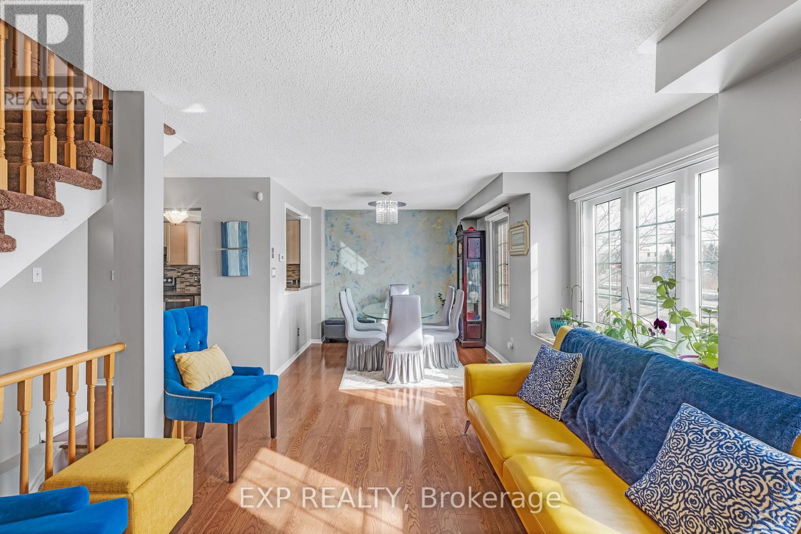 45 Sandlewood Court, Aurora, Ontario  L4G 7N2 - Photo 8 - N12963154