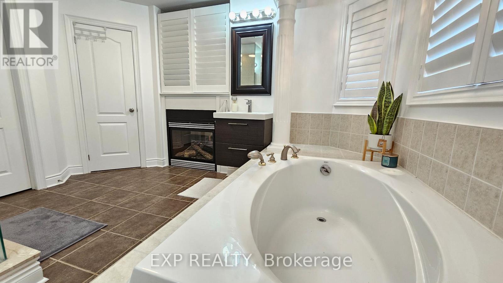 1194 Mitchell Court, Innisfil, Ontario  L9S 5A5 - Photo 14 - N12963180