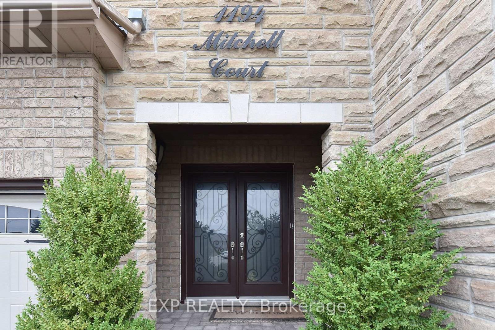 1194 Mitchell Court, Innisfil, Ontario  L9S 5A5 - Photo 2 - N12963180