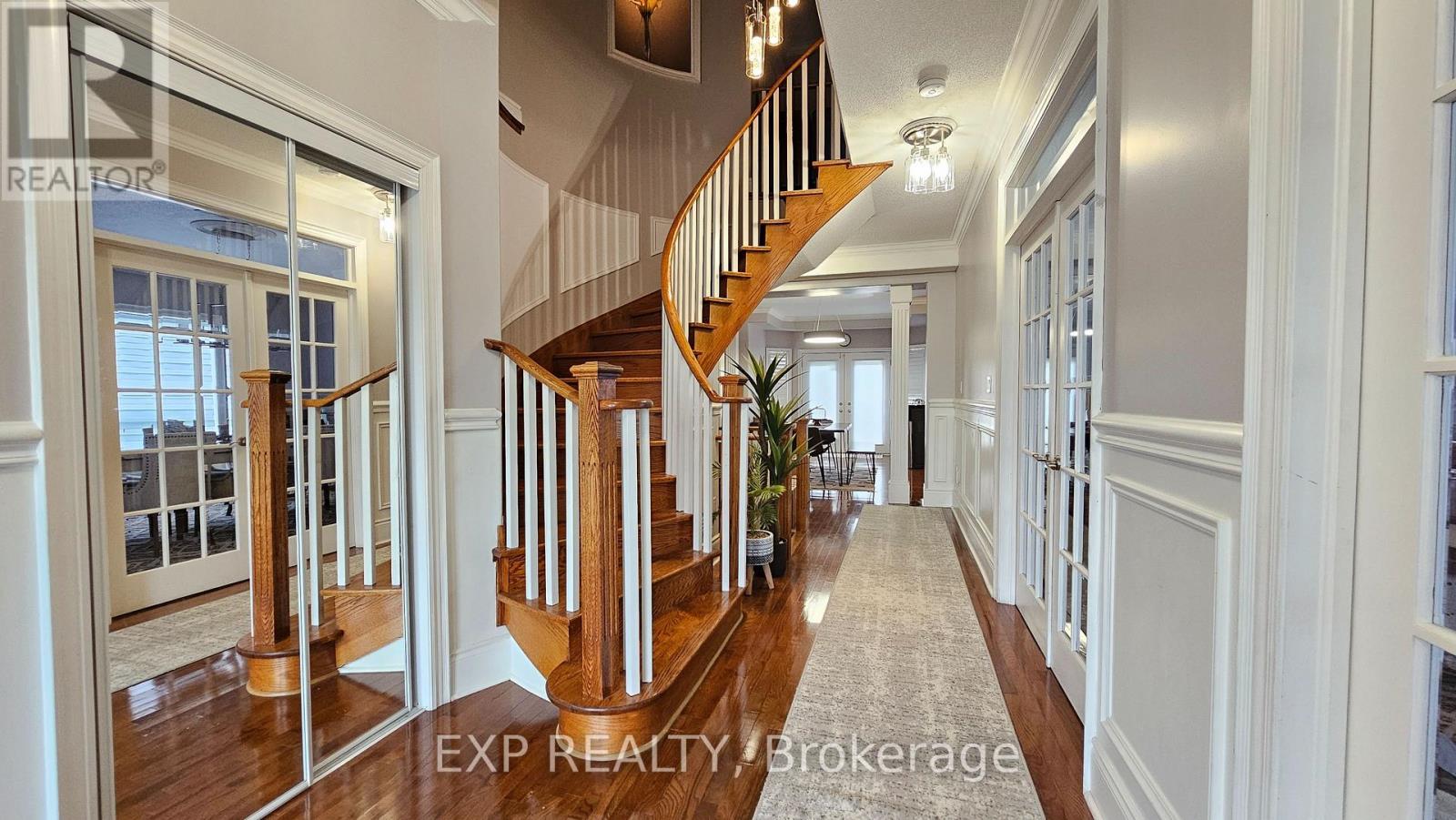 1194 Mitchell Court, Innisfil, Ontario  L9S 5A5 - Photo 4 - N12963180