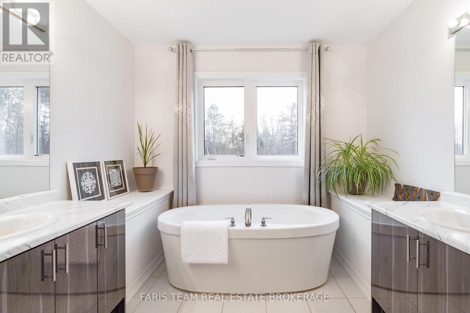 184 Brownley Lane, Essa (Angus), Ontario  L0M 1B6 - Photo 30 - N12963262