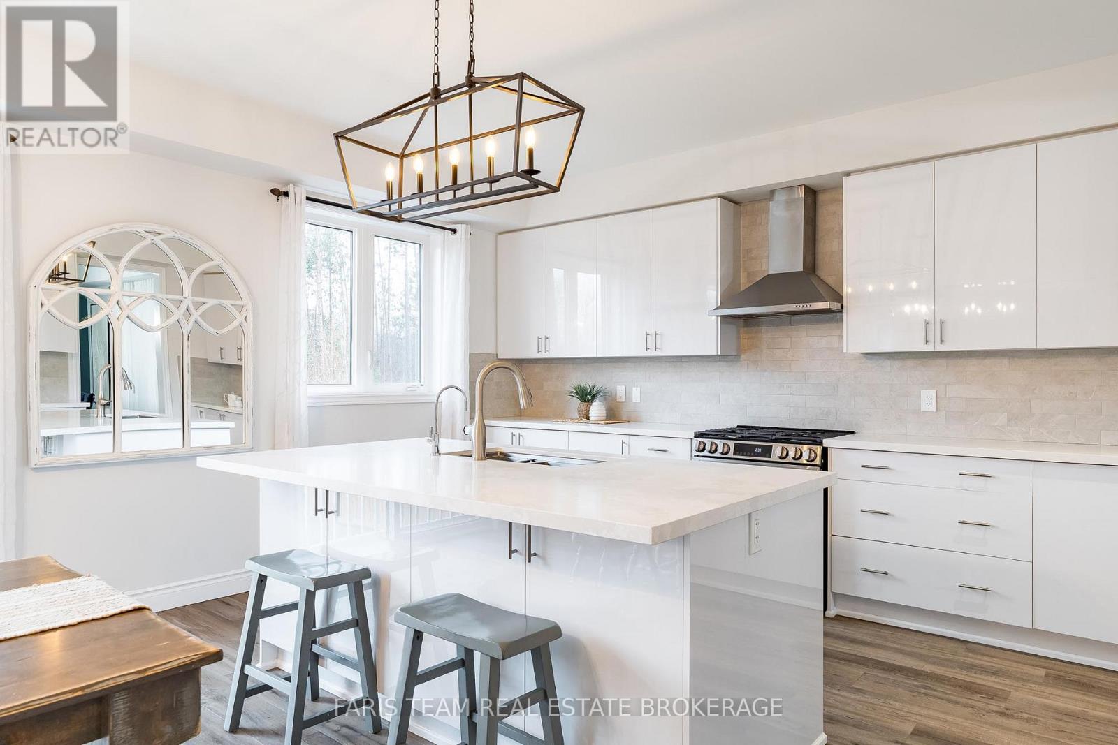 184 Brownley Lane, Essa (Angus), Ontario  L0M 1B6 - Photo 6 - N12963262