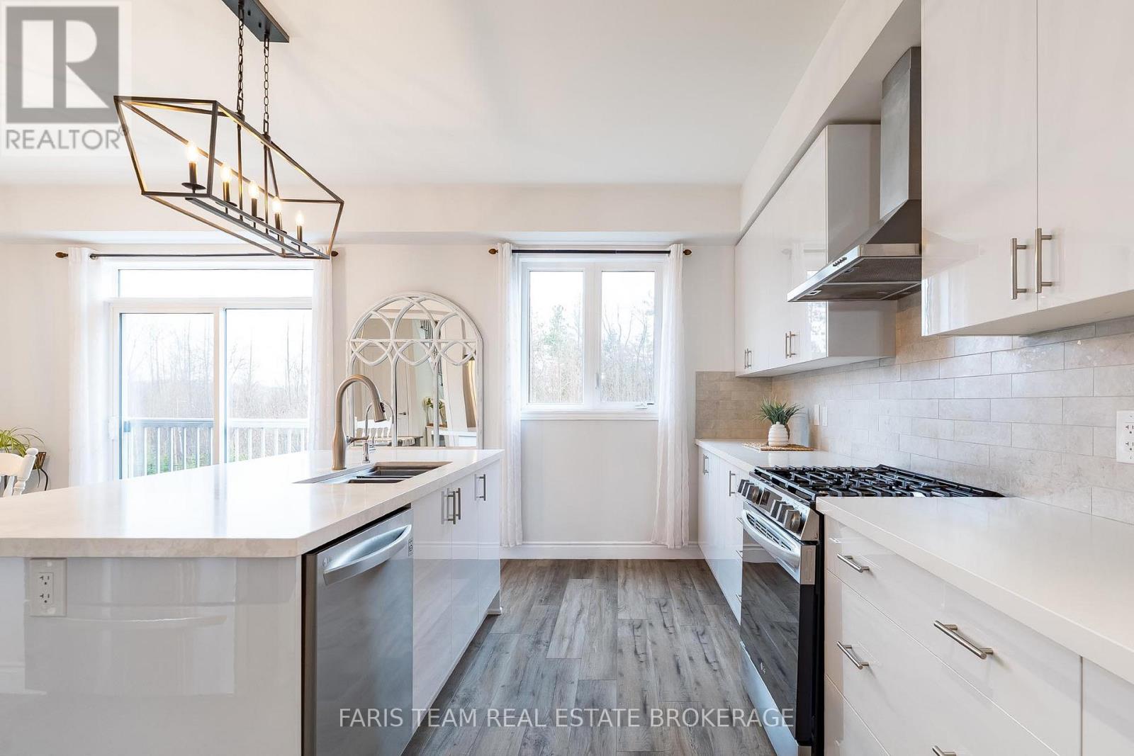 184 Brownley Lane, Essa (Angus), Ontario  L0M 1B6 - Photo 7 - N12963262