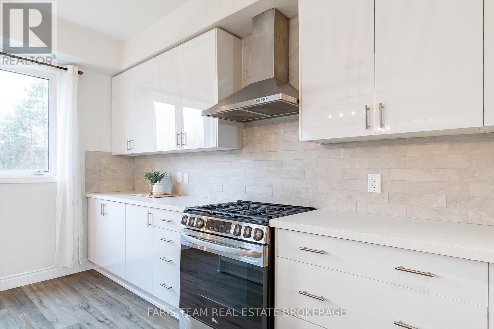 184 Brownley Lane, Essa (Angus), Ontario  L0M 1B6 - Photo 8 - N12963262