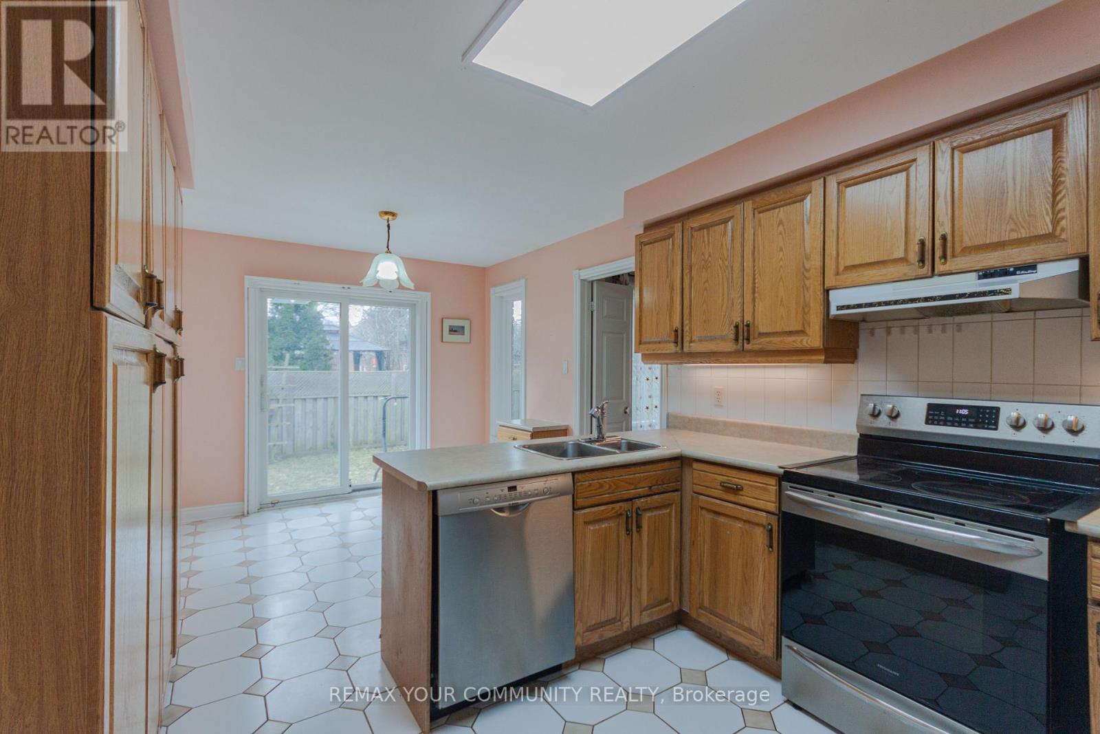 47 Elmsley Drive, Richmond Hill, Ontario  L4C 8N7 - Photo 14 - N12963268