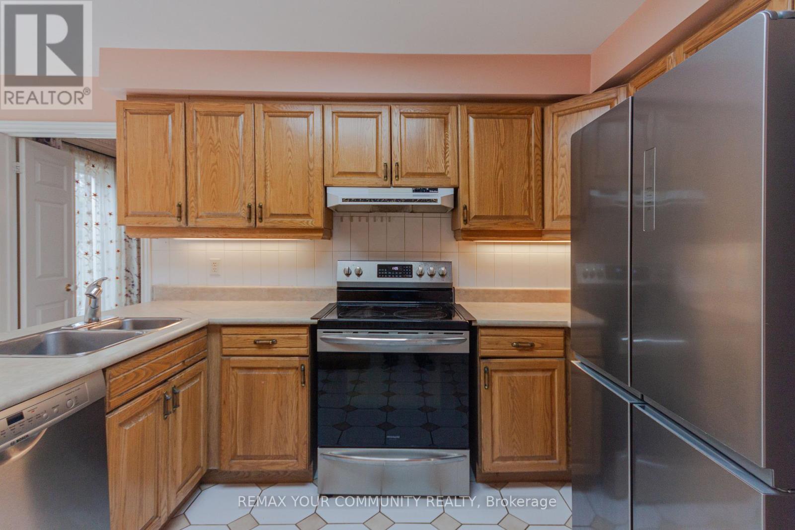 47 Elmsley Drive, Richmond Hill, Ontario  L4C 8N7 - Photo 15 - N12963268