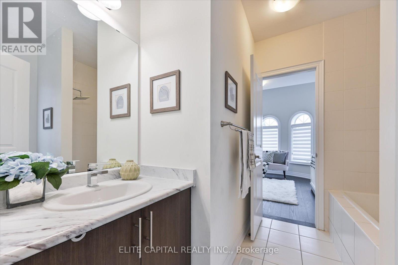 33 Straw Cutter Gate, Vaughan, Ontario  L6A 4Y5 - Photo 38 - N12963338