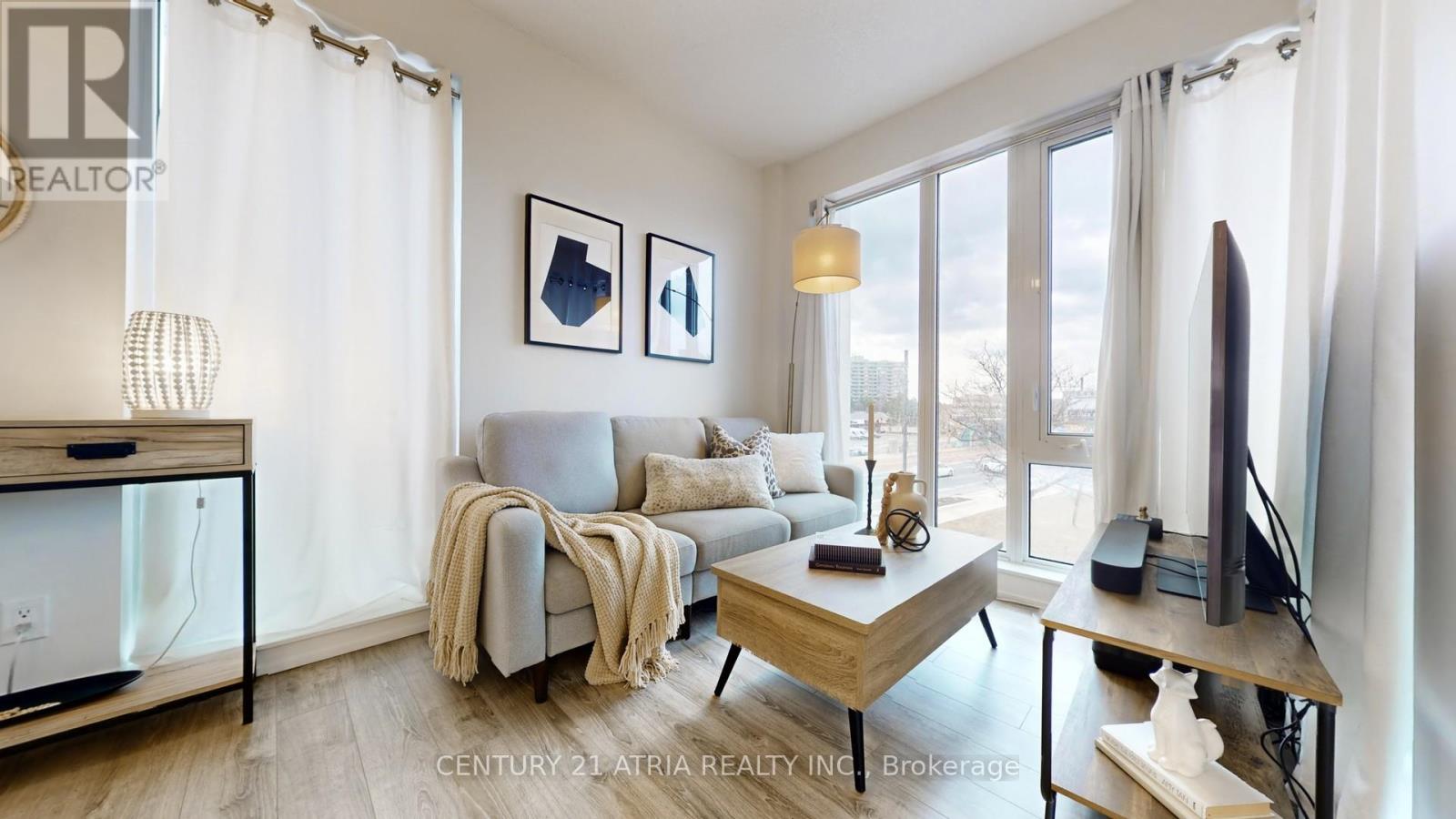 207 - 9600 Yonge Street, Richmond Hill (North Richvale), Ontario  L4C 0X3 - Photo 2 - N12963368