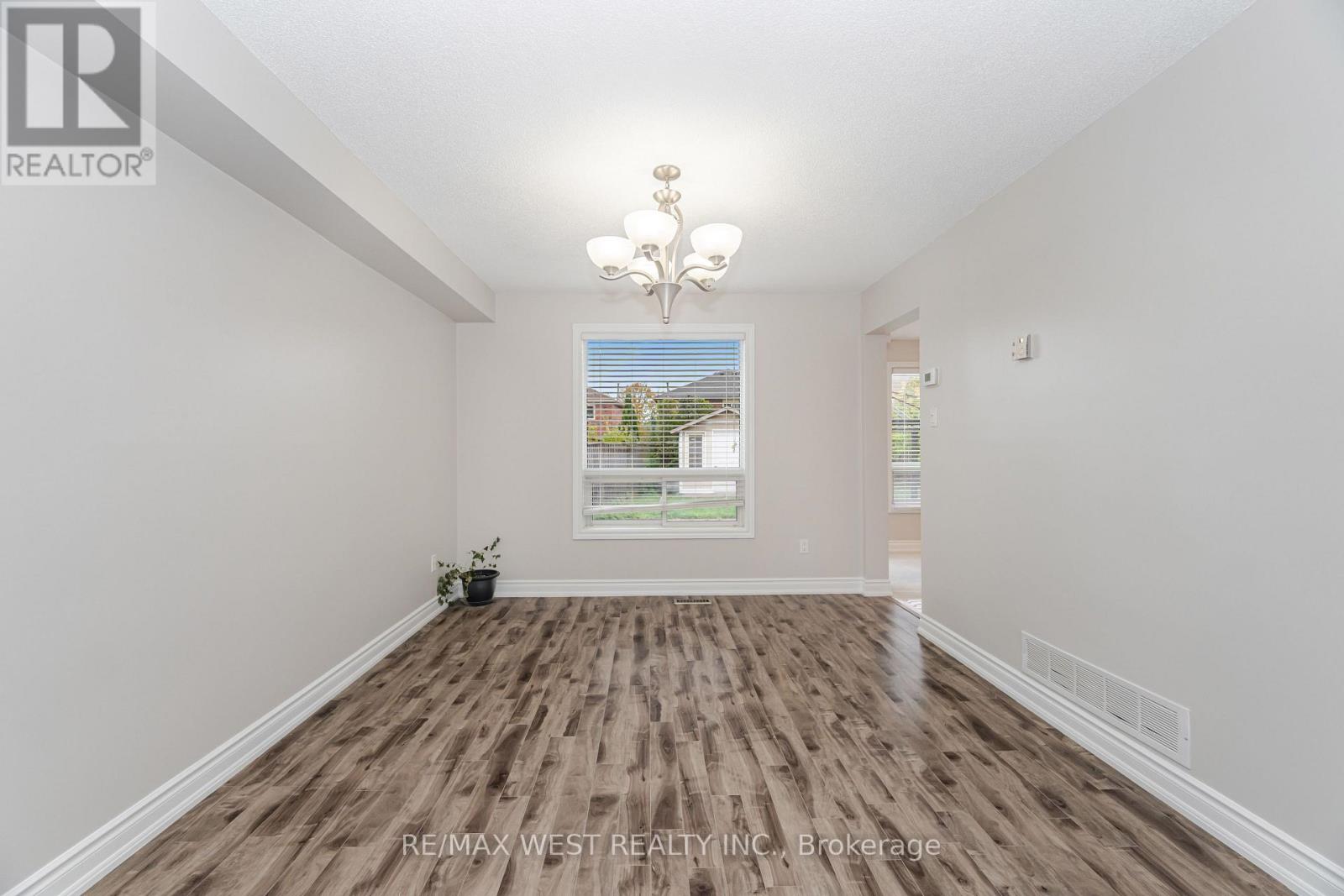 86 Dina Road, Vaughan, Ontario  L6A 1L7 - Photo 13 - N12963392