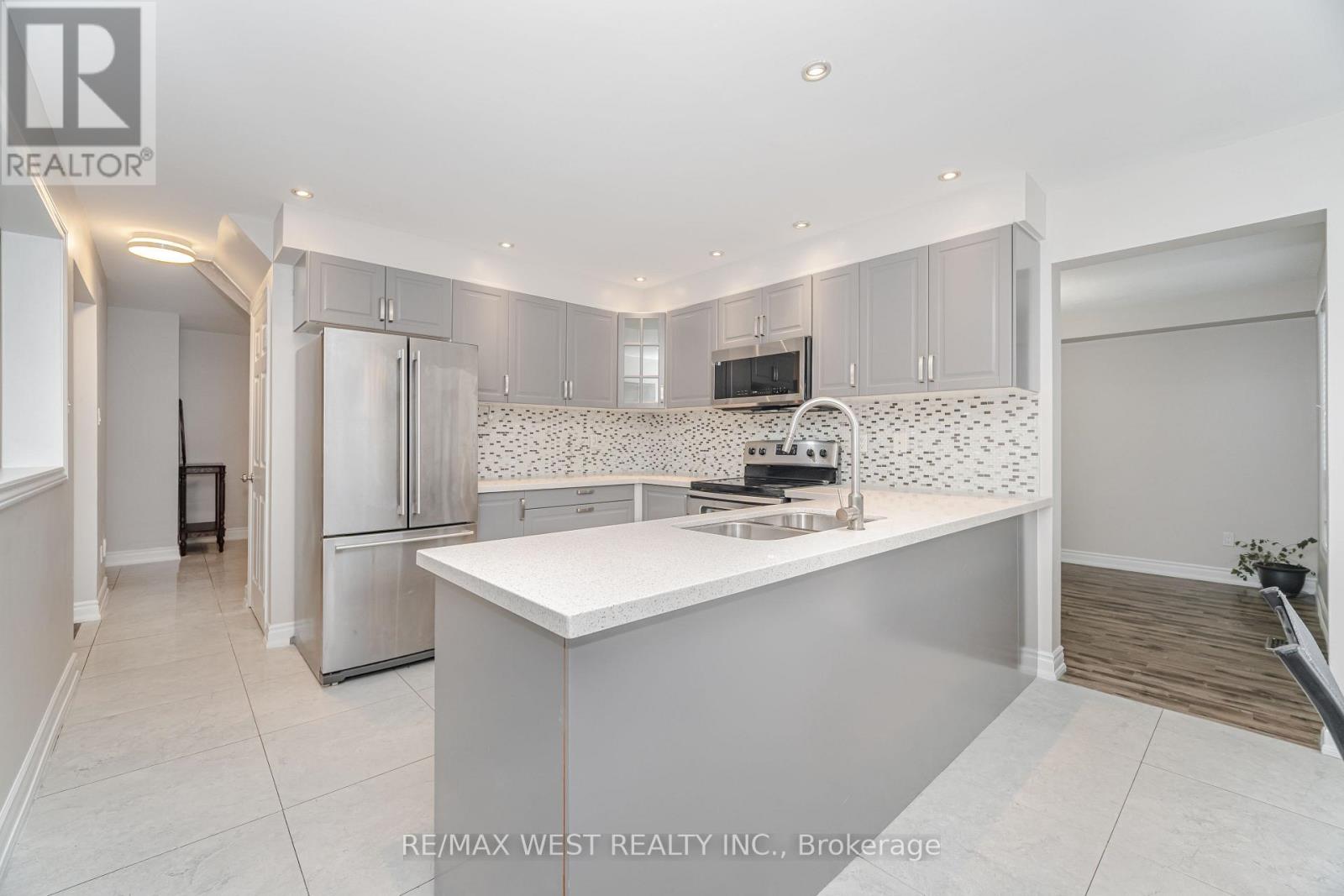 86 Dina Road, Vaughan, Ontario  L6A 1L7 - Photo 16 - N12963392