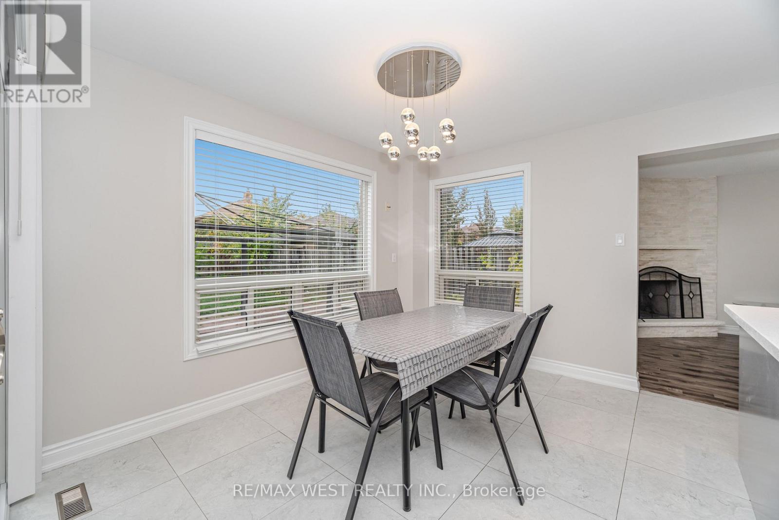 86 Dina Road, Vaughan, Ontario  L6A 1L7 - Photo 21 - N12963392