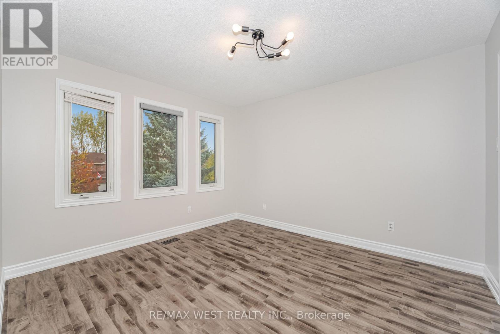 86 Dina Road, Vaughan, Ontario  L6A 1L7 - Photo 37 - N12963392