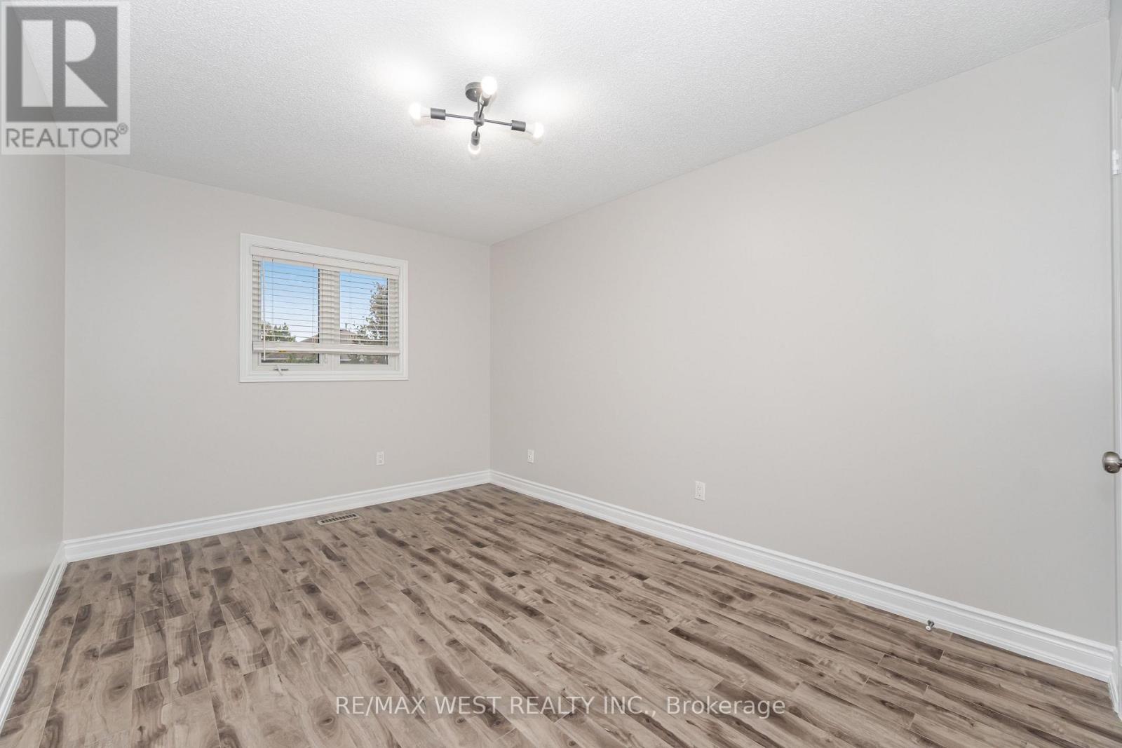 86 Dina Road, Vaughan, Ontario  L6A 1L7 - Photo 40 - N12963392