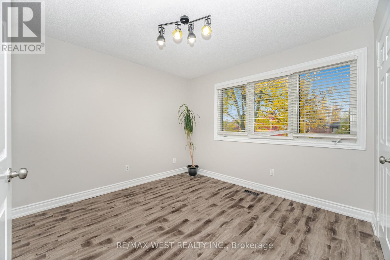 86 Dina Road, Vaughan, Ontario  L6A 1L7 - Photo 42 - N12963392