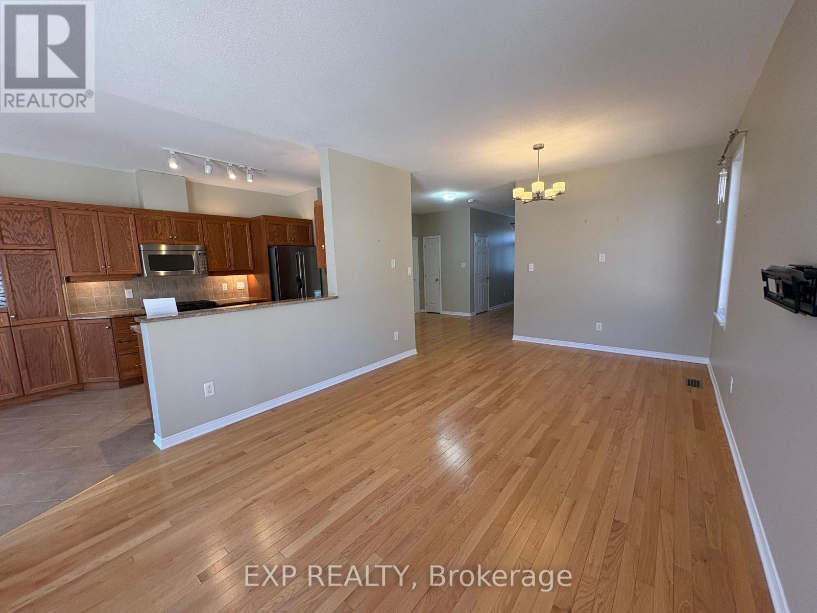 215 Cairnsmore Circle, Ottawa, Ontario  K2J 0G5 - Photo 12 - X12672032