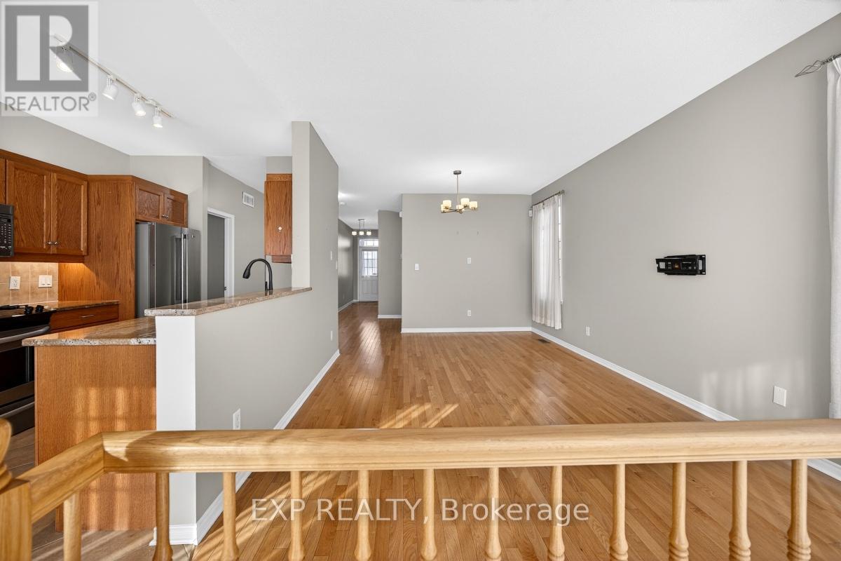 215 Cairnsmore Circle, Ottawa, Ontario  K2J 0G5 - Photo 9 - X12672032