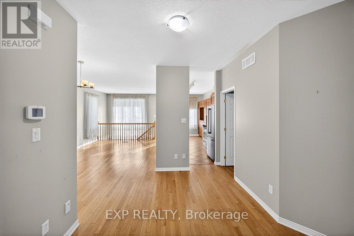 215 Cairnsmore Circle, Ottawa, Ontario  K2J 0G5 - Photo 6 - X12672032