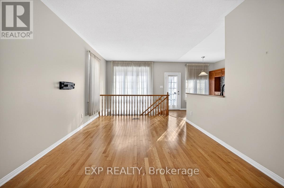 215 Cairnsmore Circle, Ottawa, Ontario  K2J 0G5 - Photo 7 - X12672032