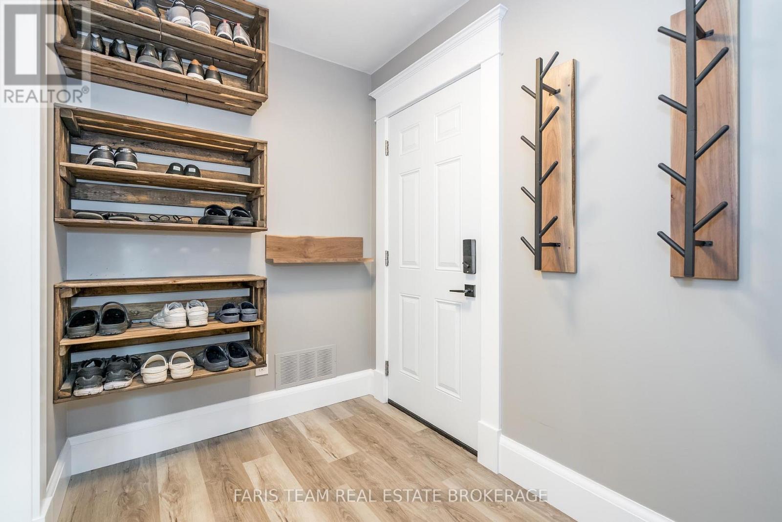 8 Malta Crescent, Springwater, Ontario  L9X 0P2 - Photo 23 - S12963314