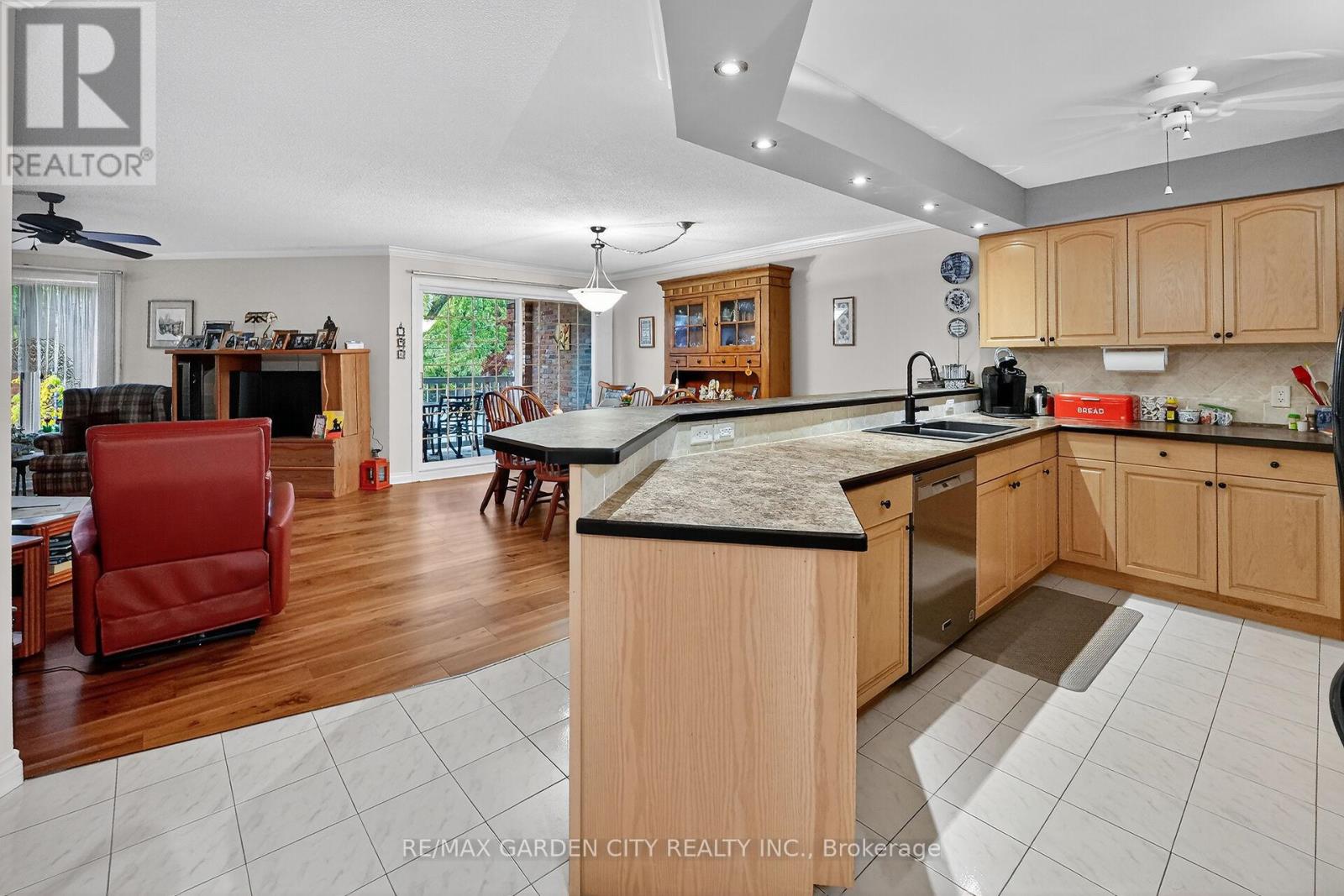 201 - 70 Main Street, St. Catharines, Ontario  L2N 4T9 - Photo 6 - X12963152