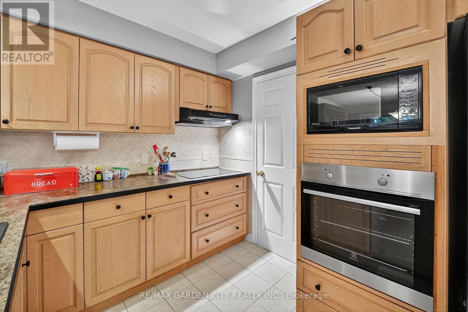 201 - 70 Main Street, St. Catharines, Ontario  L2N 4T9 - Photo 7 - X12963152