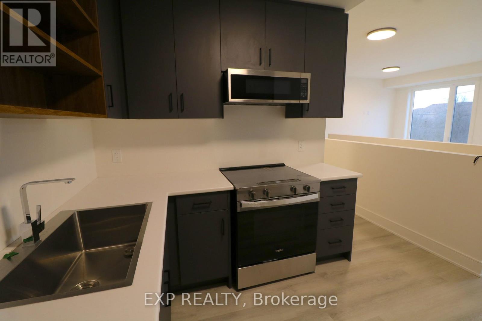 94 - 3 Abbot Street, St. Catharines, Ontario  L2P 2G3 - Photo 6 - X12963168