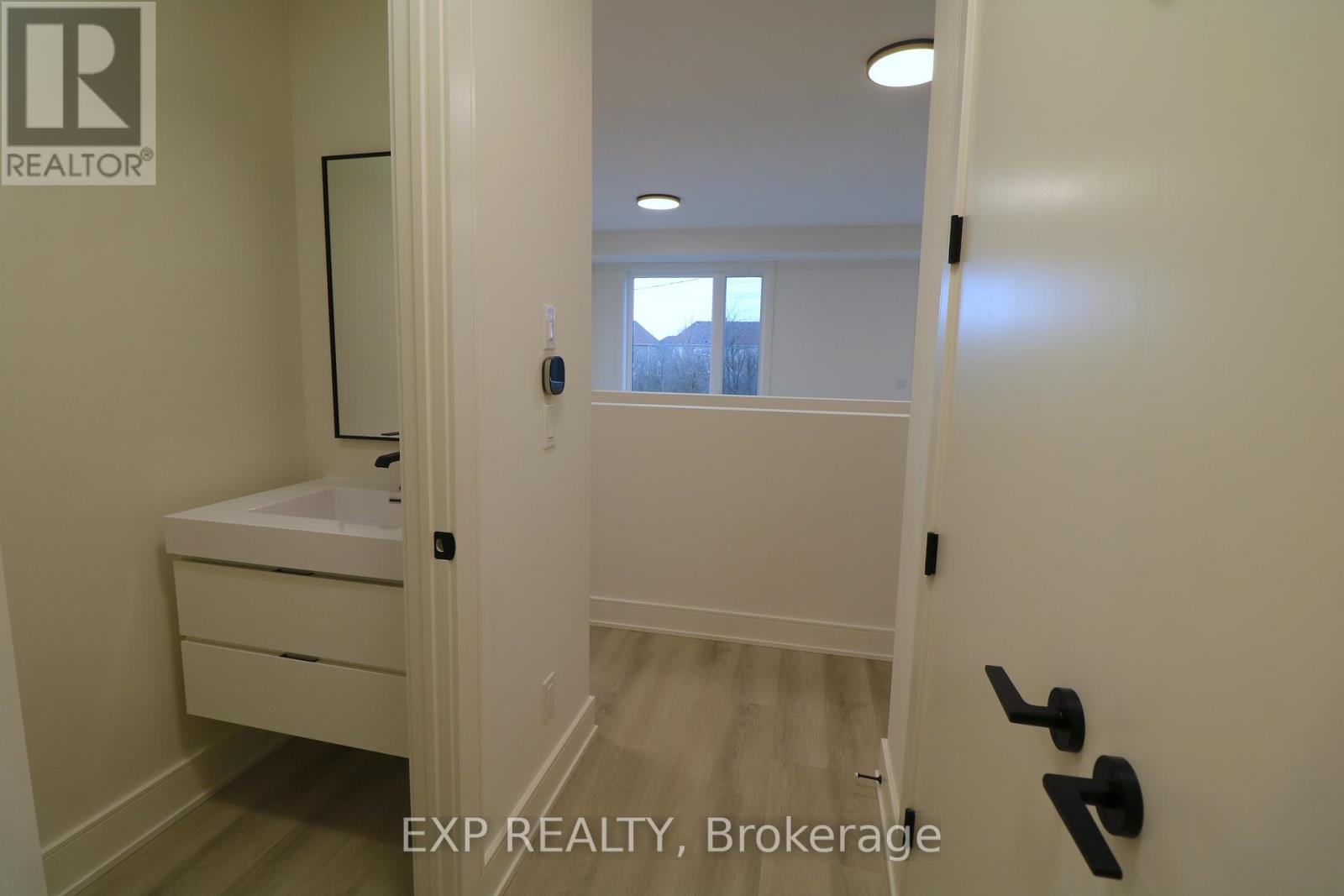 94 - 3 Abbot Street, St. Catharines, Ontario  L2P 2G3 - Photo 7 - X12963168