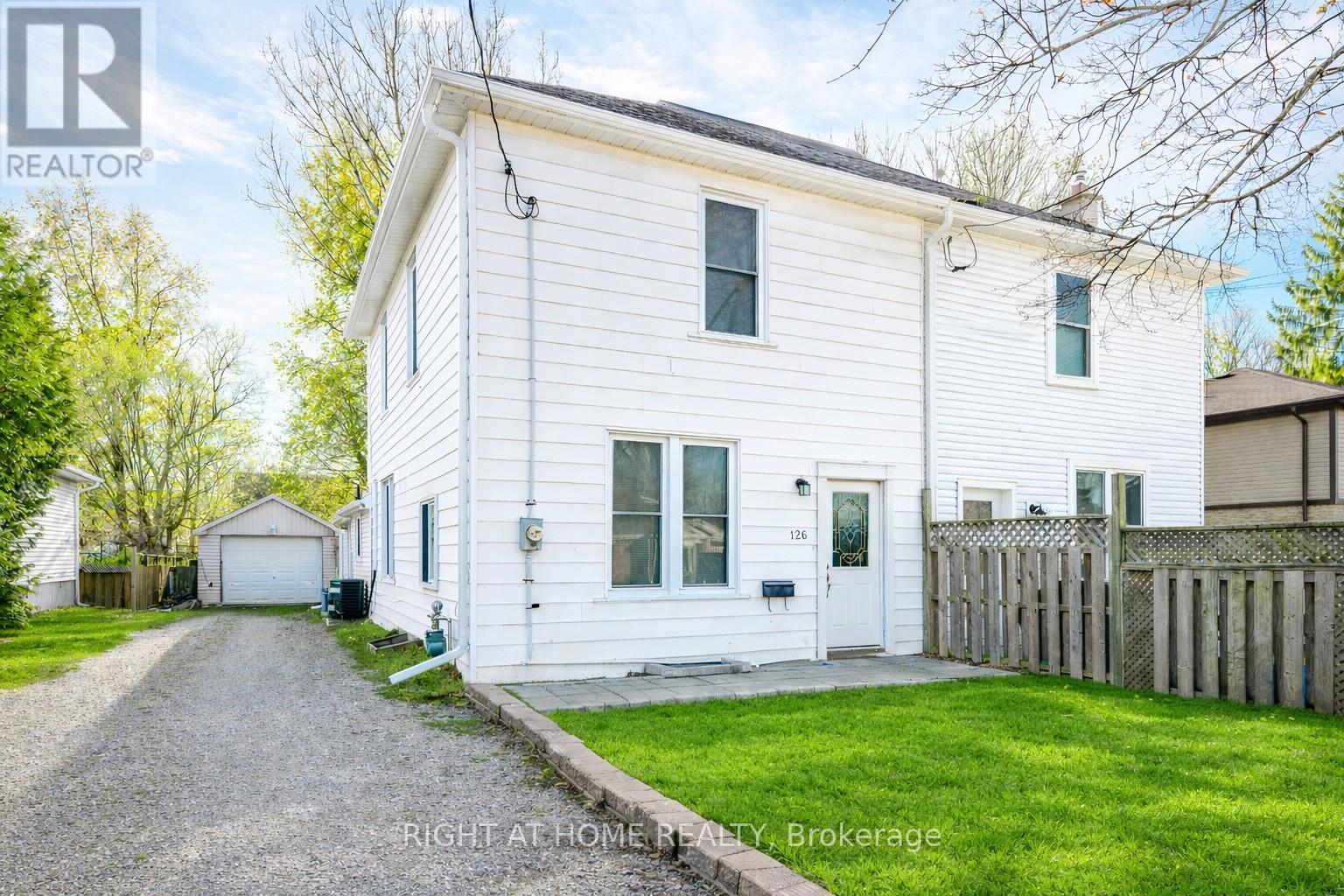 126 Poplar Avenue, Halton Hills, Ontario  L7J 2E2 - Photo 2 - W12963176