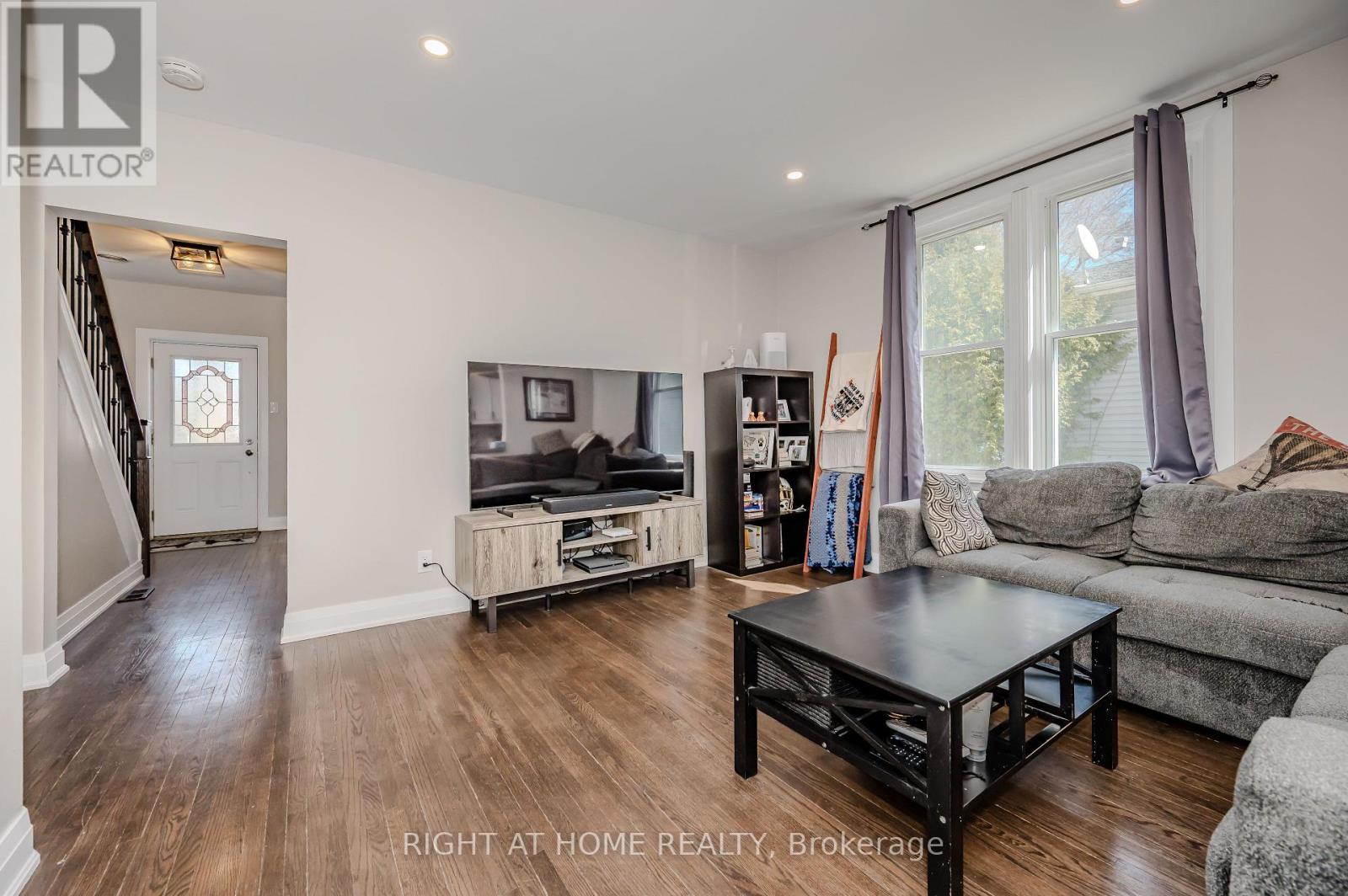 126 Poplar Avenue, Halton Hills, Ontario  L7J 2E2 - Photo 6 - W12963176