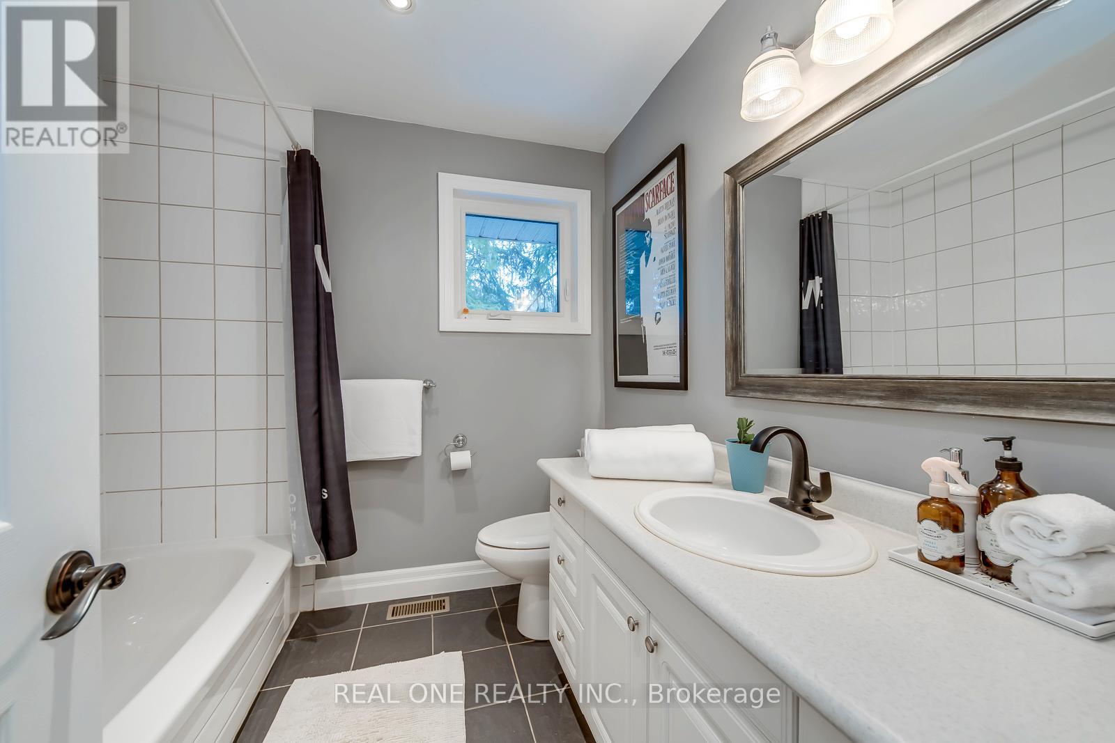 179 Shanley Terrace, Oakville, Ontario  L6K 2H7 - Photo 32 - W12963186