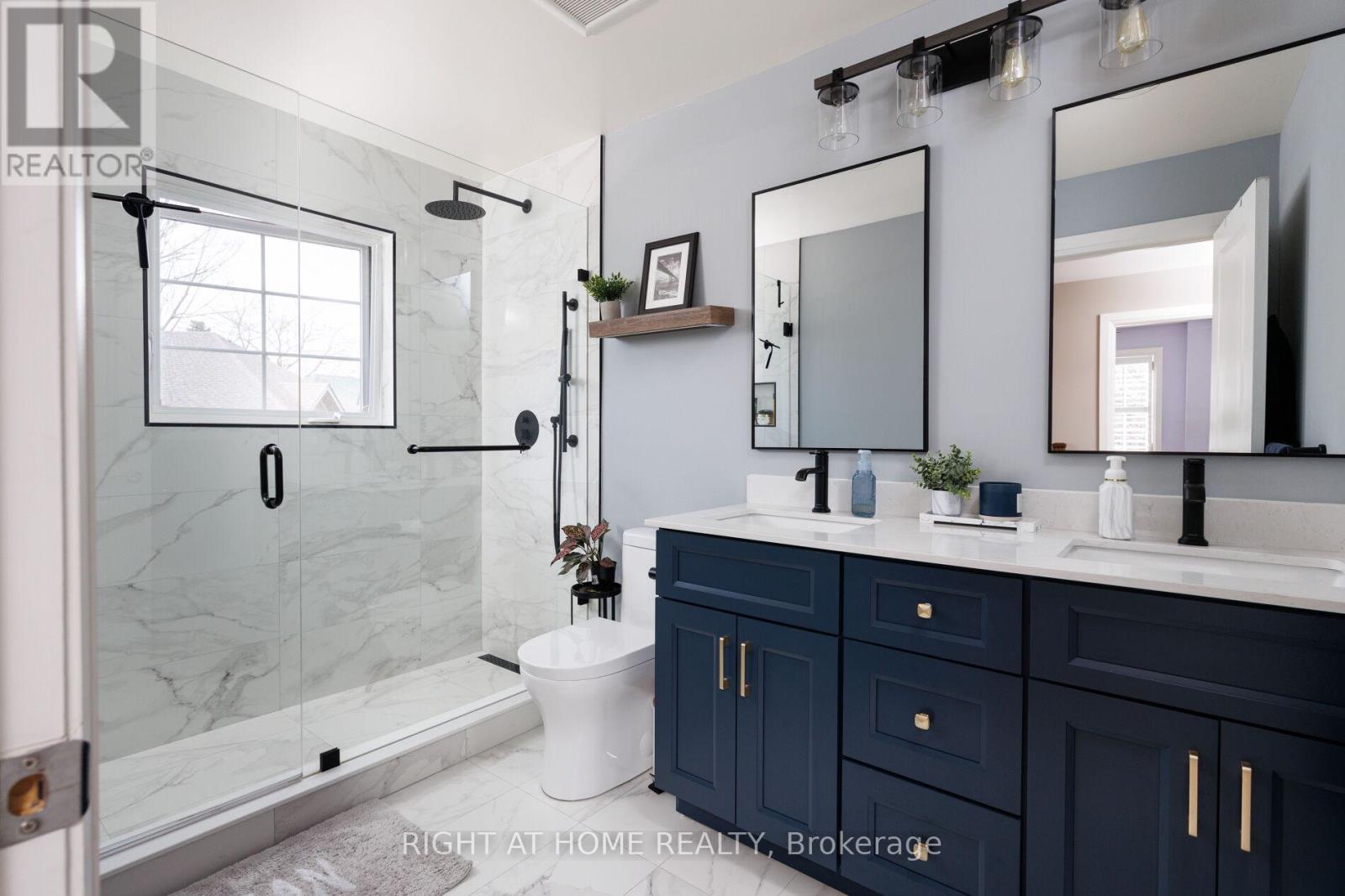 3 Dunning Crescent, Toronto, Ontario  M8W 4S7 - Photo 12 - W12963194