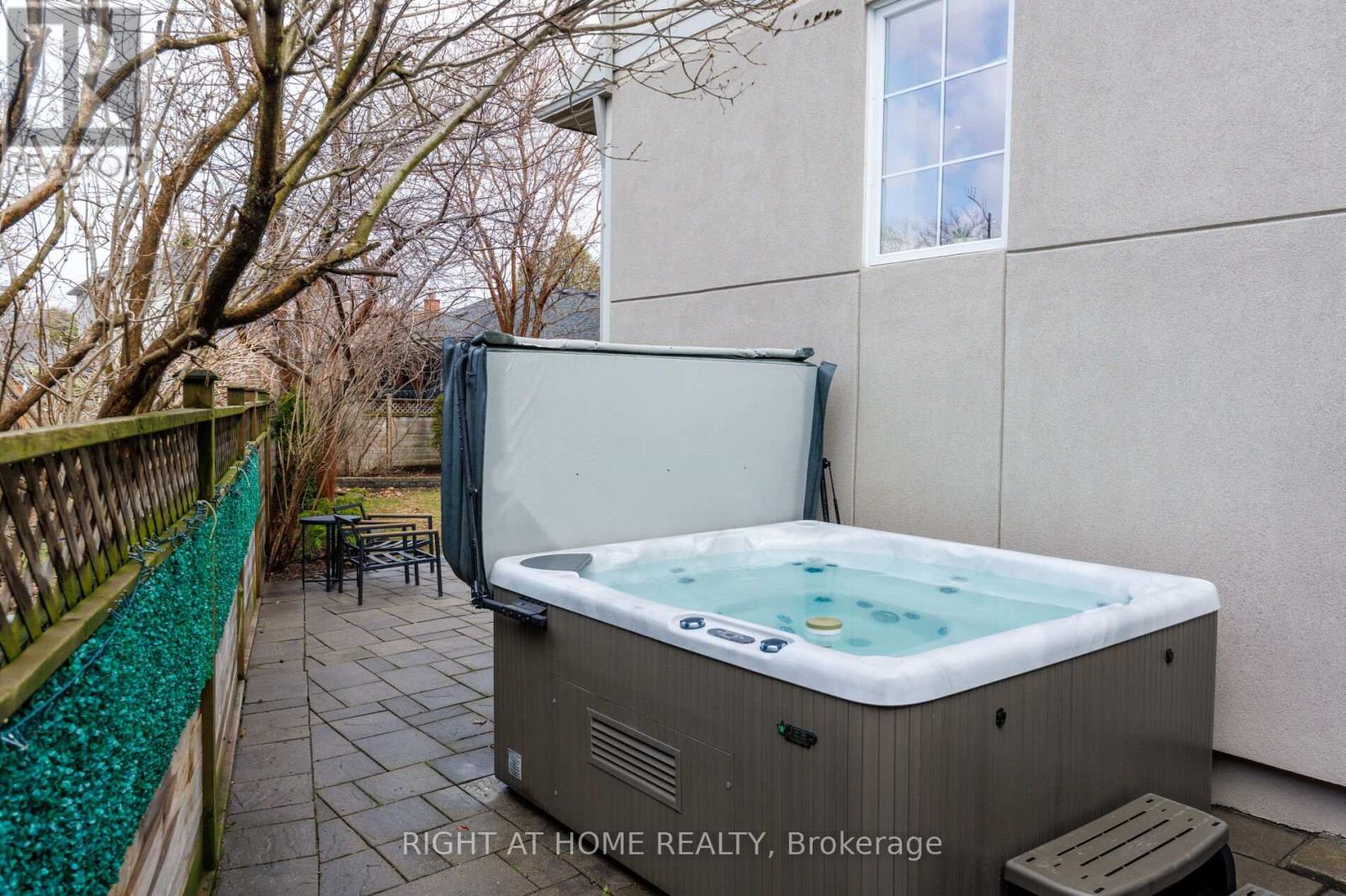 3 Dunning Crescent, Toronto, Ontario  M8W 4S7 - Photo 20 - W12963194