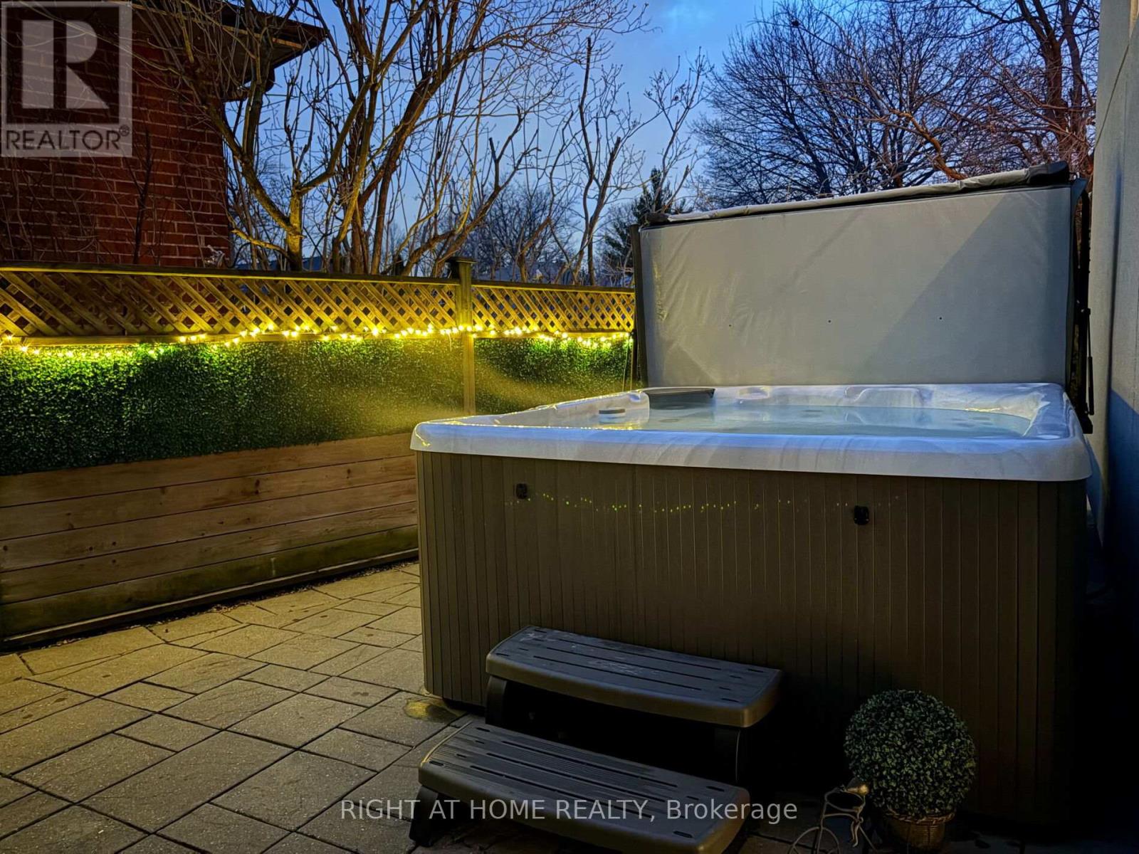 3 Dunning Crescent, Toronto, Ontario  M8W 4S7 - Photo 26 - W12963194