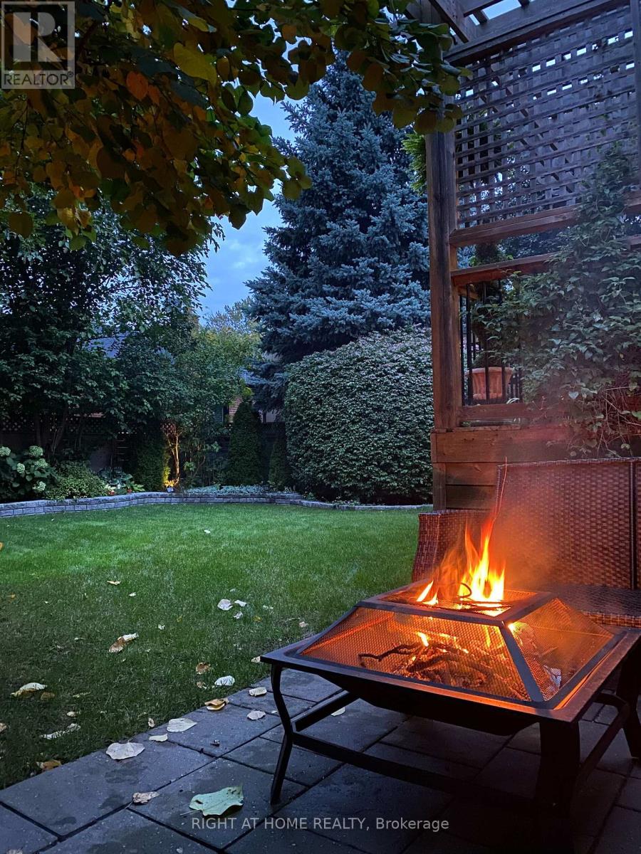 3 Dunning Crescent, Toronto, Ontario  M8W 4S7 - Photo 27 - W12963194