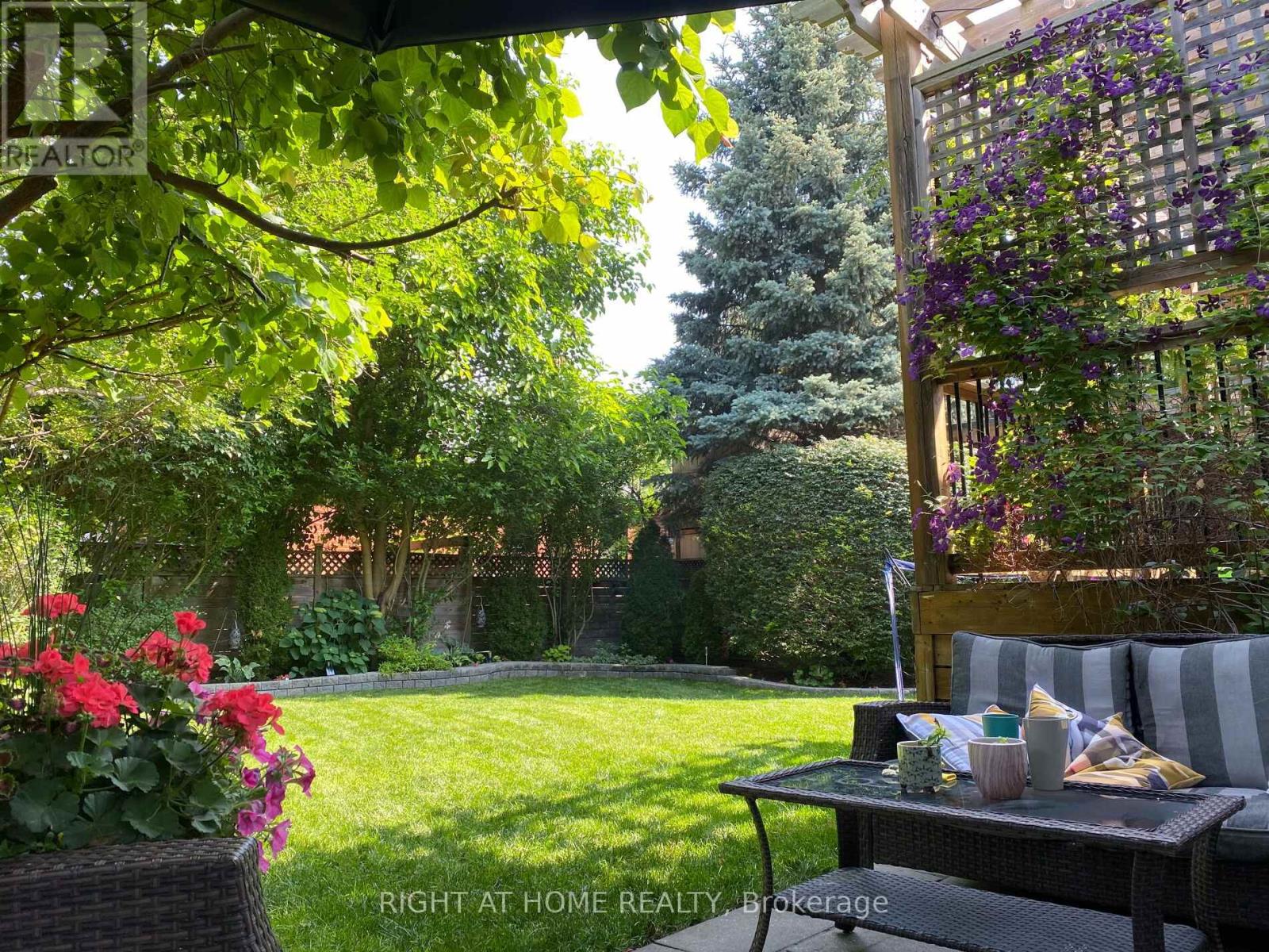 3 Dunning Crescent, Toronto, Ontario  M8W 4S7 - Photo 28 - W12963194