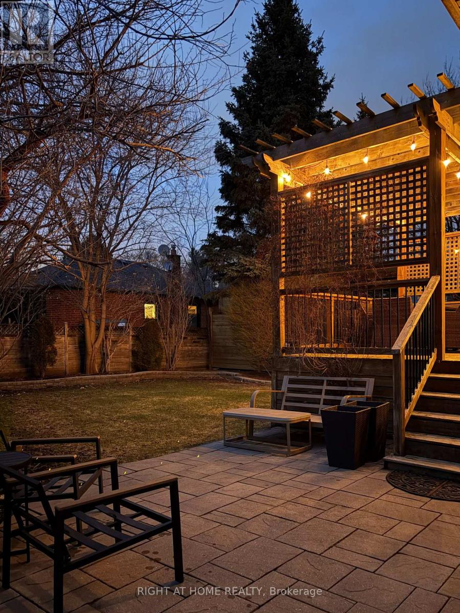 3 Dunning Crescent, Toronto, Ontario  M8W 4S7 - Photo 30 - W12963194