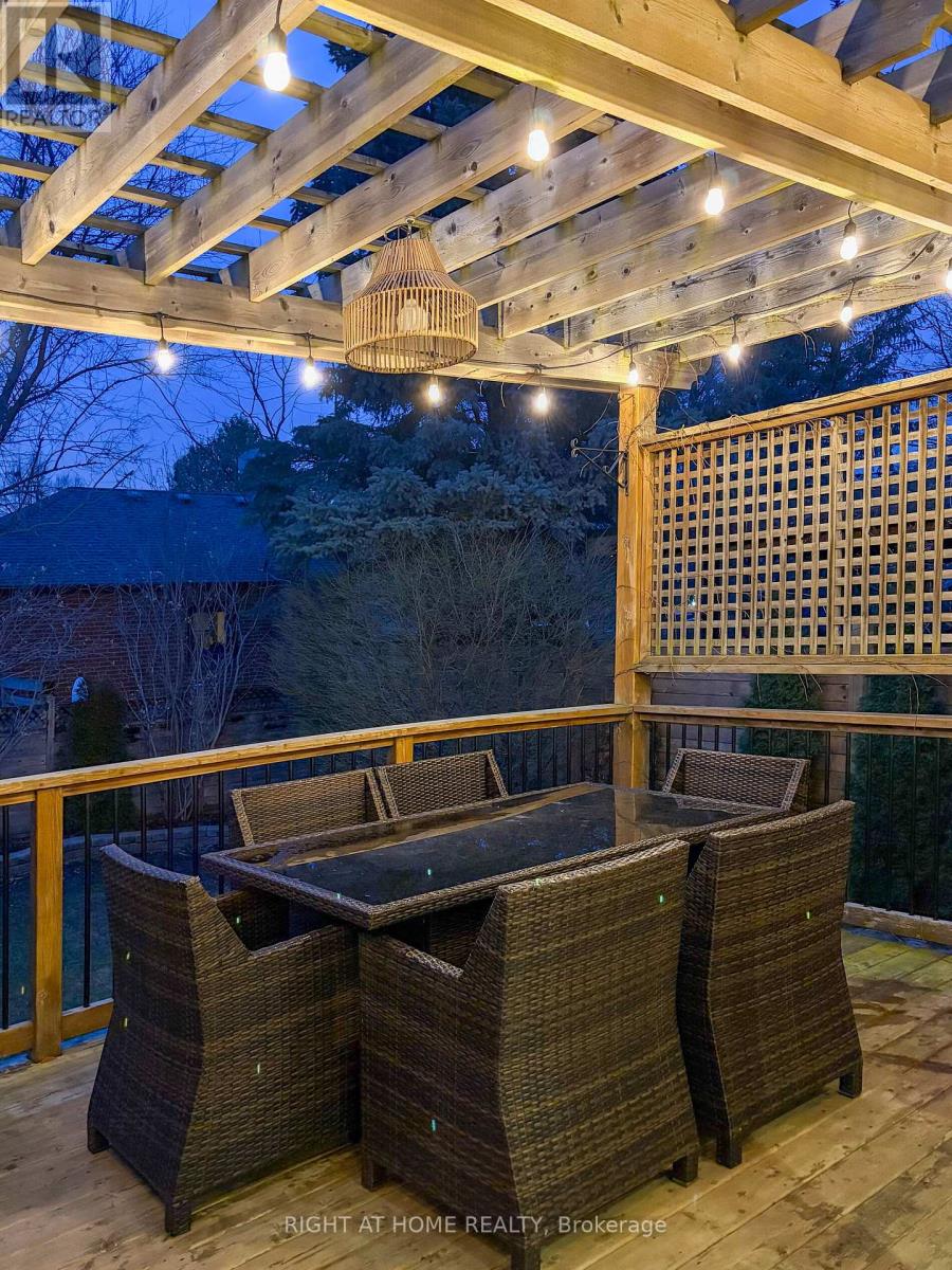 3 Dunning Crescent, Toronto, Ontario  M8W 4S7 - Photo 31 - W12963194