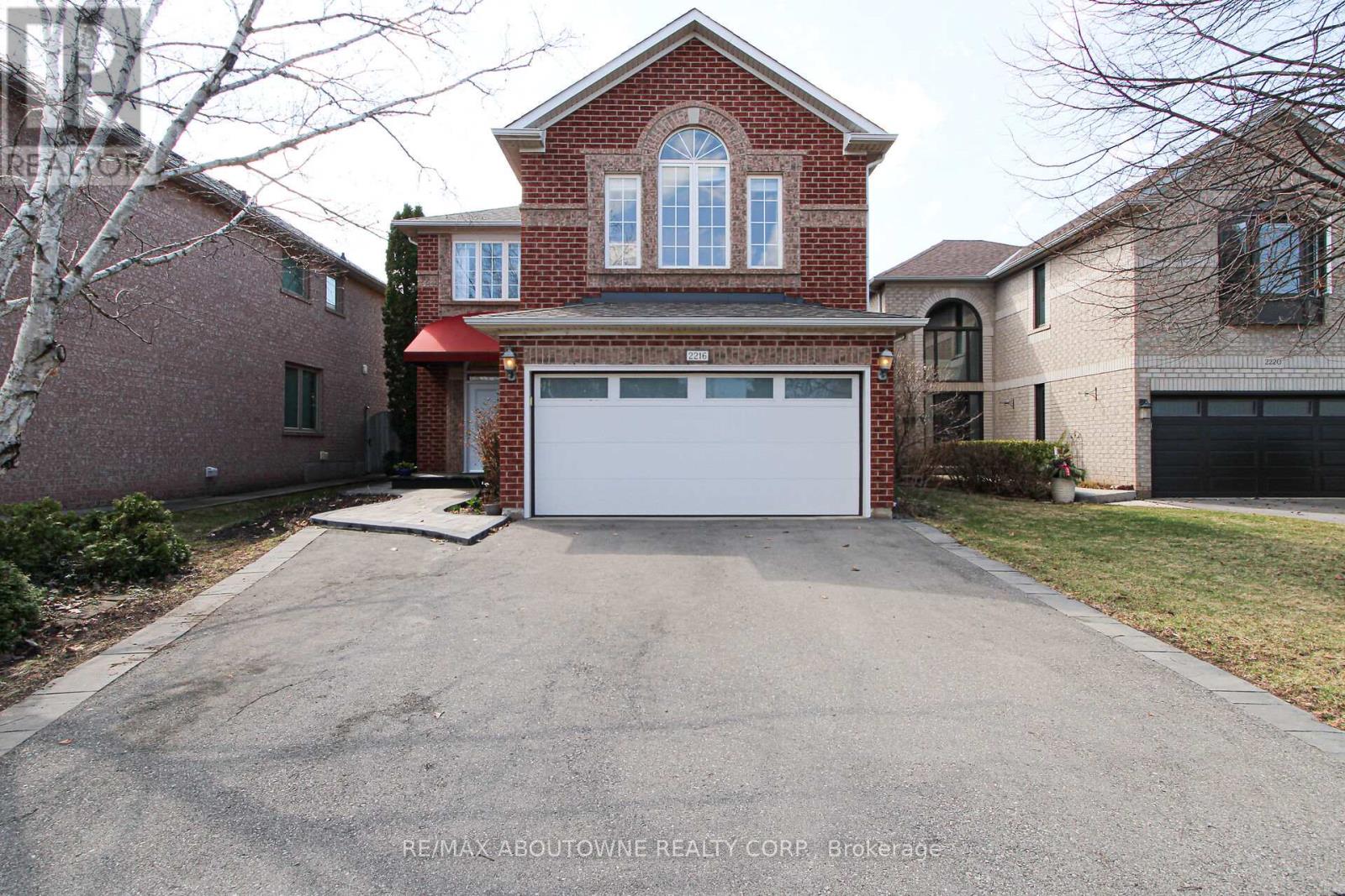 2216 NORFOLK DRIVE, Oakville, Ontario
