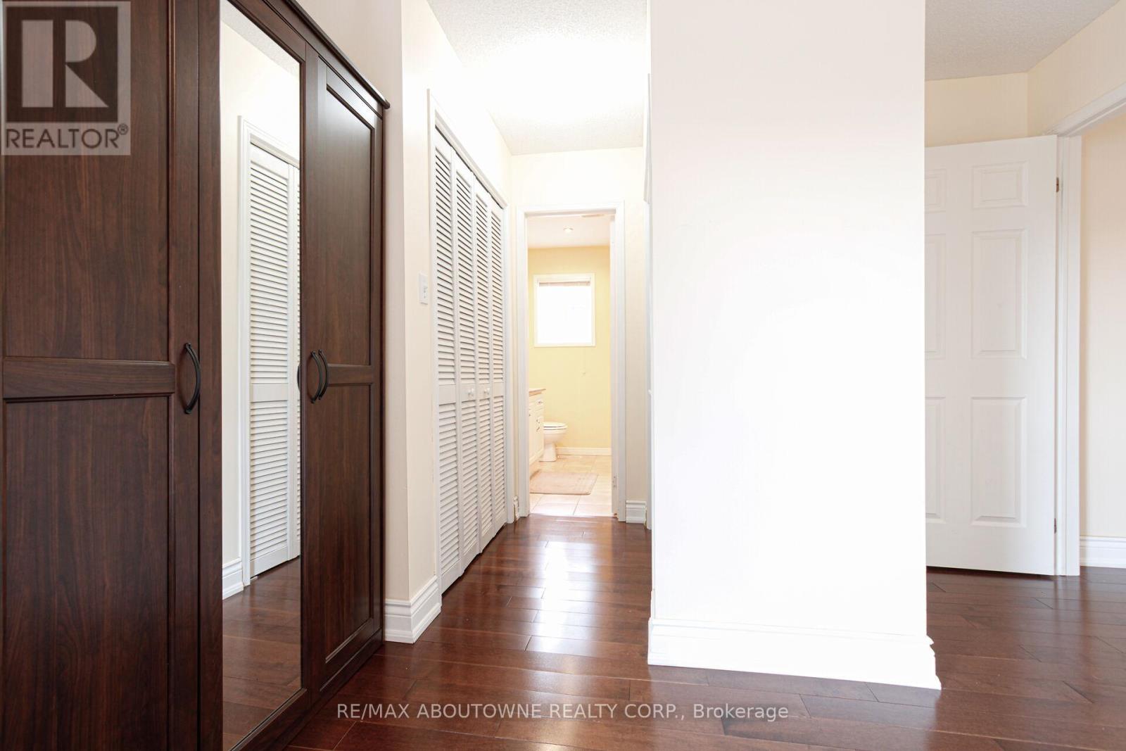 2216 Norfolk Drive, Oakville, Ontario  L6H 6H4 - Photo 30 - W12963222