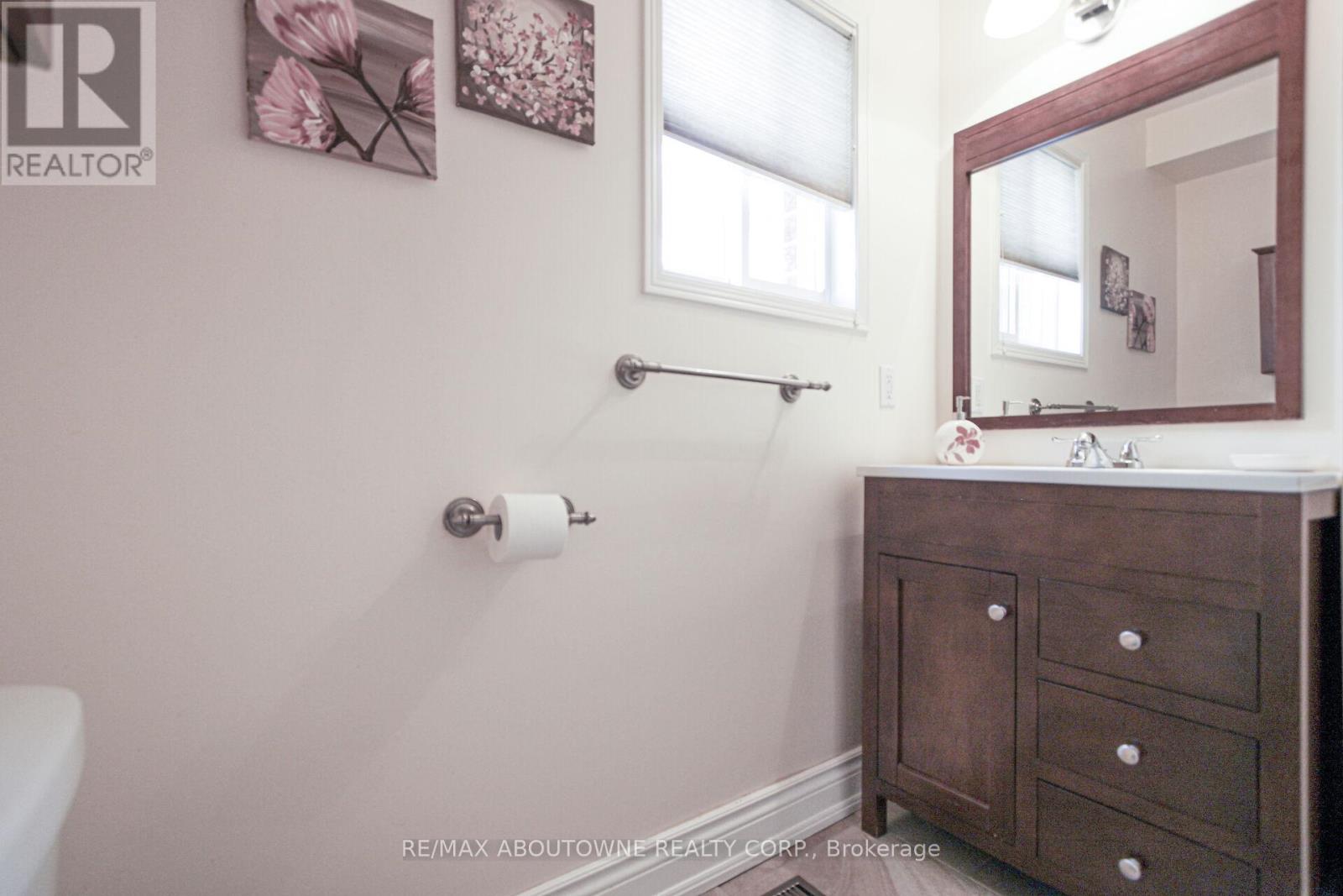 2216 Norfolk Drive, Oakville, Ontario  L6H 6H4 - Photo 43 - W12963222