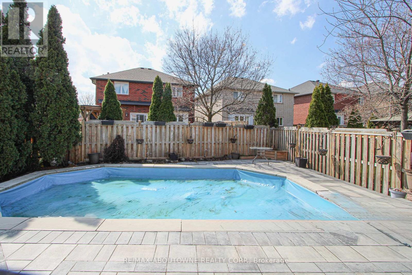 2216 Norfolk Drive, Oakville, Ontario  L6H 6H4 - Photo 47 - W12963222